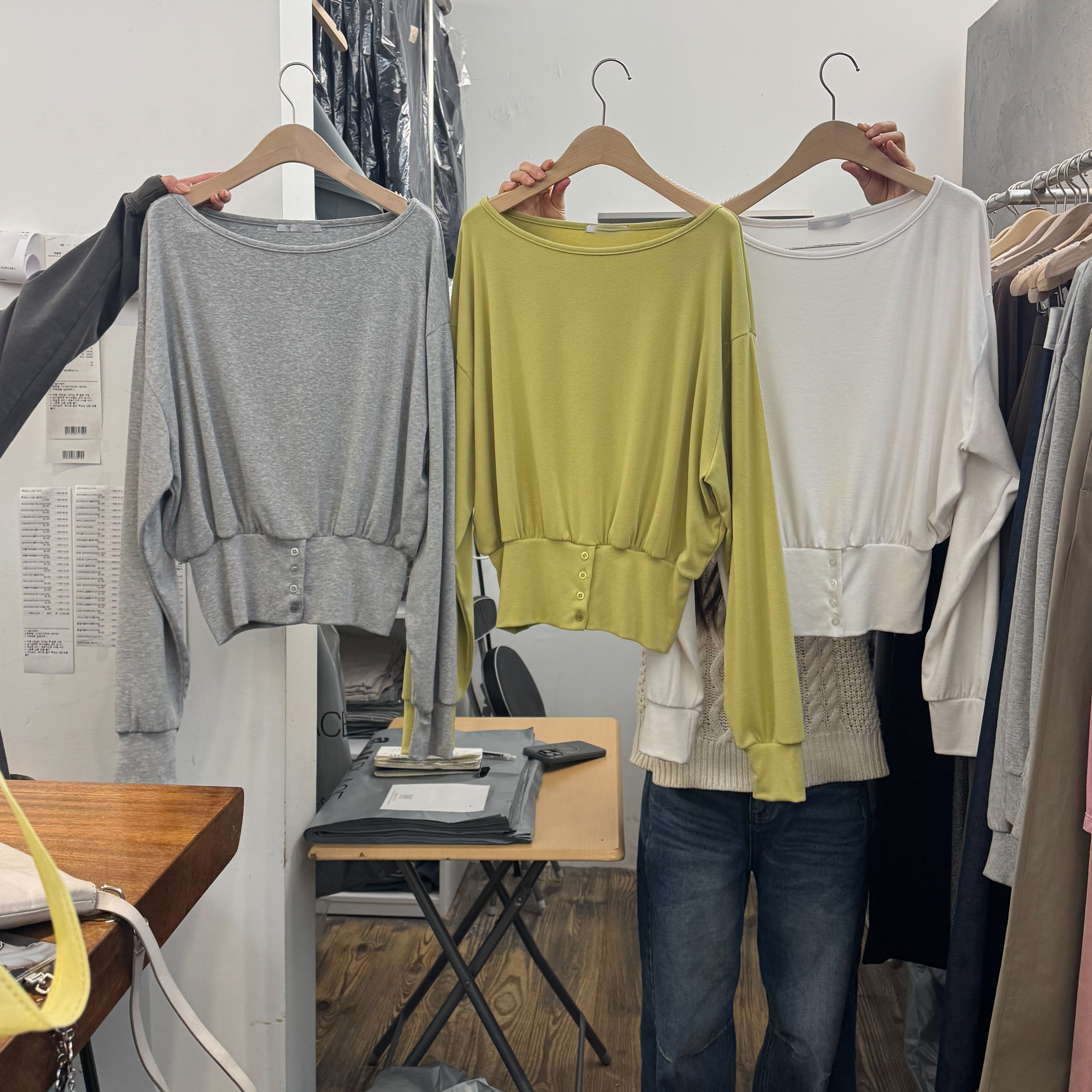 JL04 春款搶先!可拉斜肩下縮氣質T(三色)