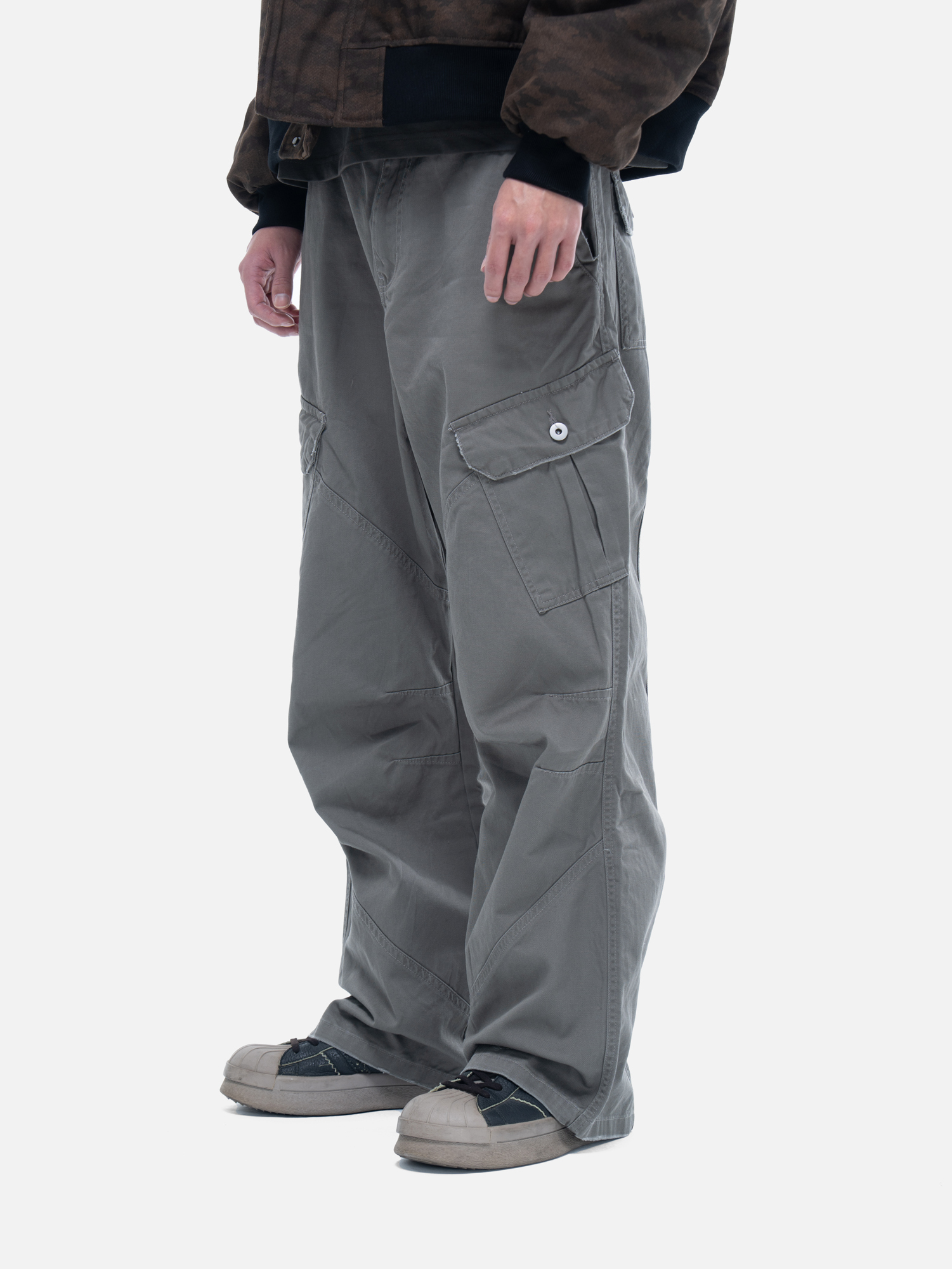 SIMON MADE BW-2502 立體剪裁 做舊 微喇叭 工作褲