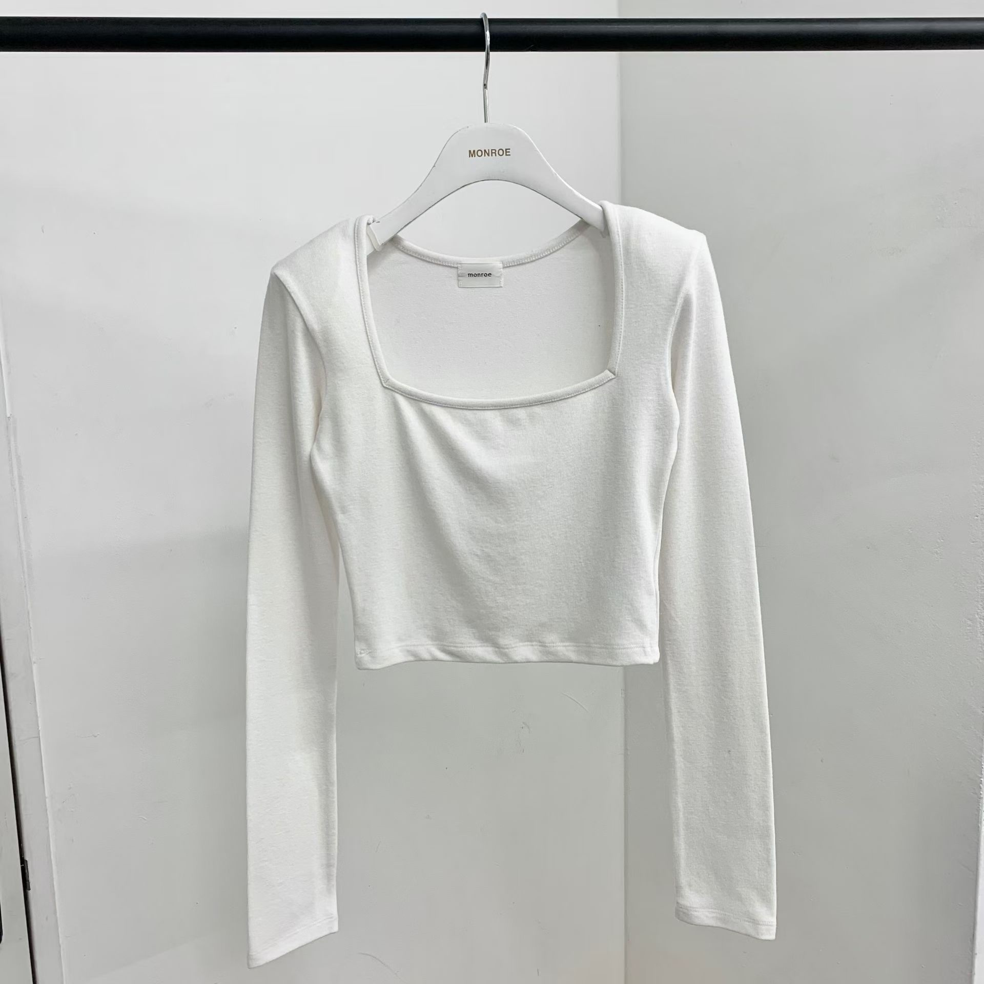 極簡方領打底衣