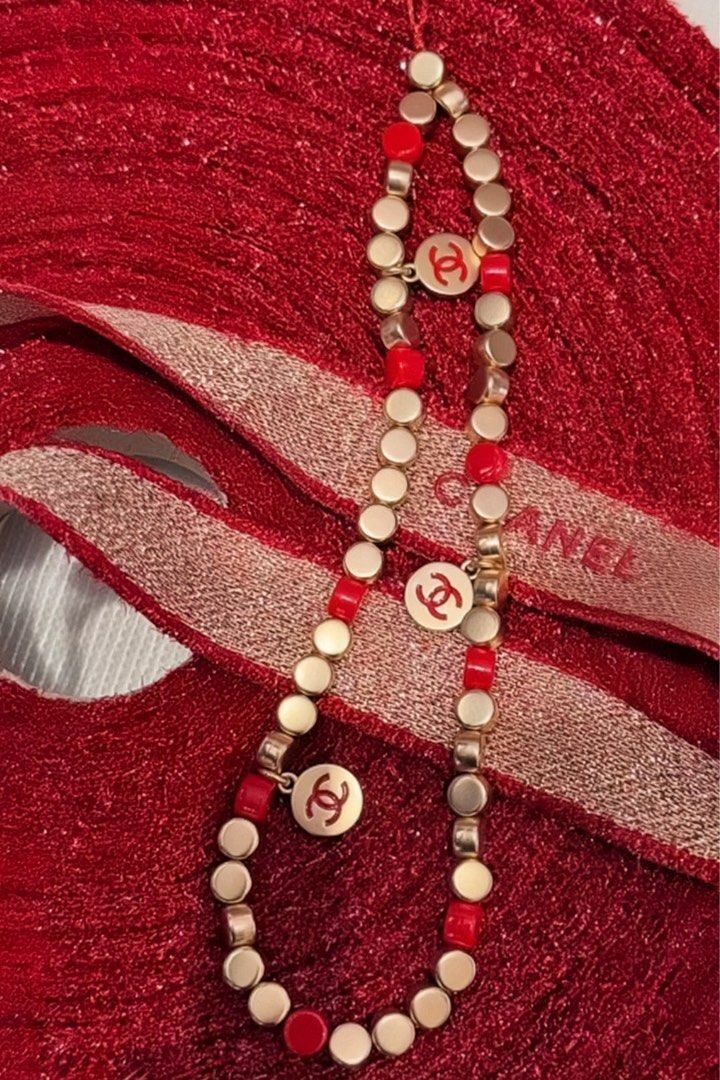 Chanel Beauty 馬年紅金手機鏈手機繩吊飾