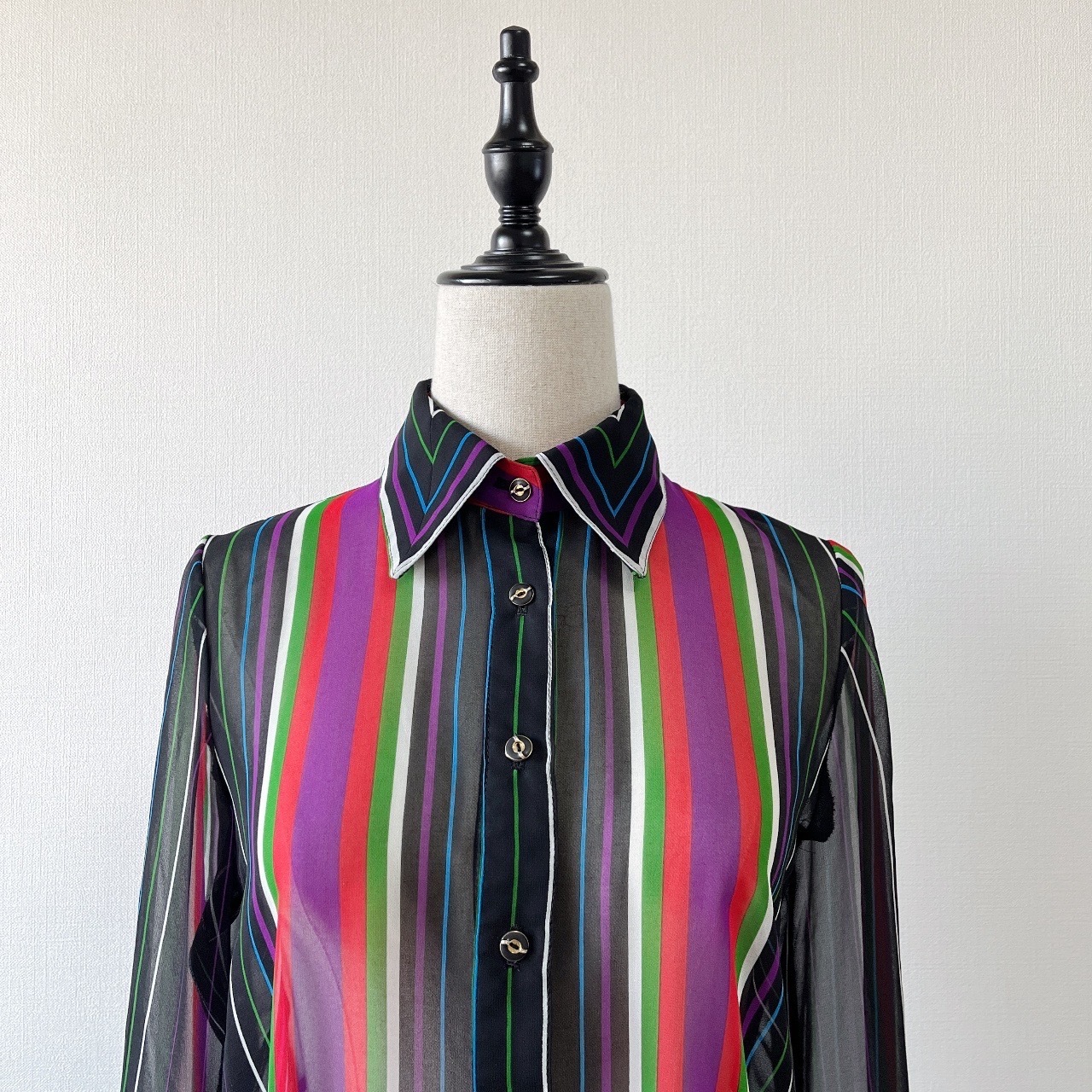 霓虹燈透膚古著上衣