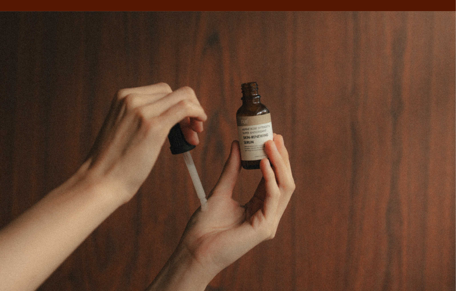 輕盈滲透喚回肌底潭彈潤緊緻