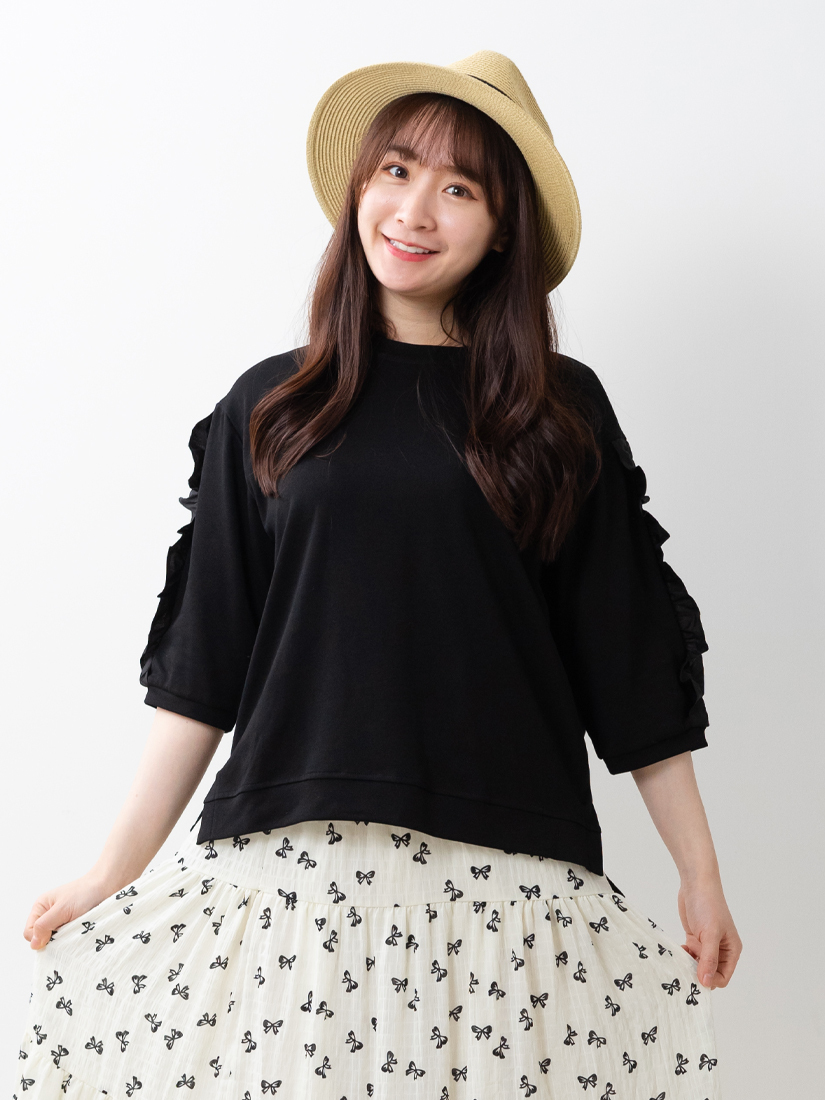 木耳邊裝飾六分袖上衣