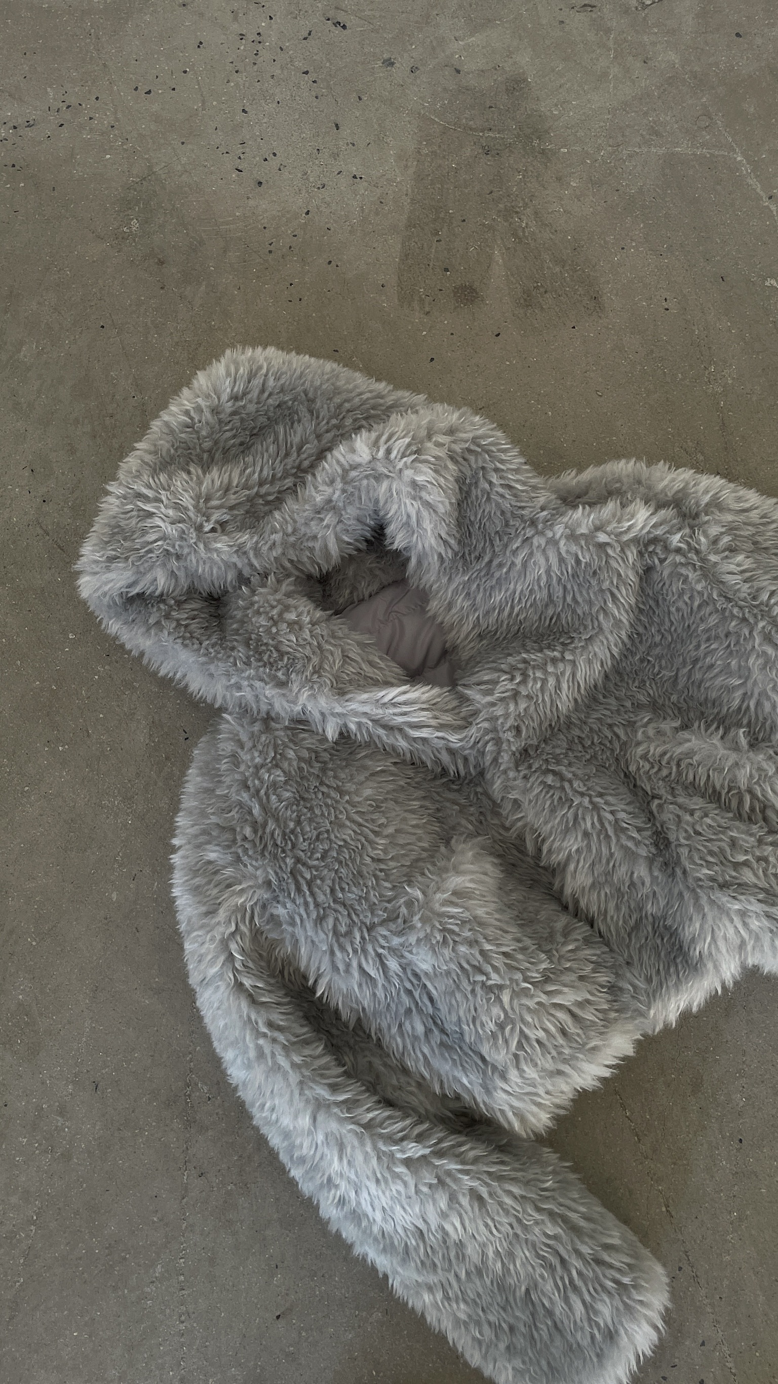 數量極少請秒搶！泰迪厚絨毛真羽絨外套（極美霧霾灰藍）售完不補