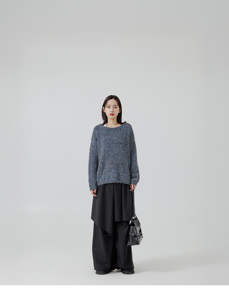 Textured floral yarn crew neck oversized knit sweater, available in two colors.【01071230】in stock+pre-order