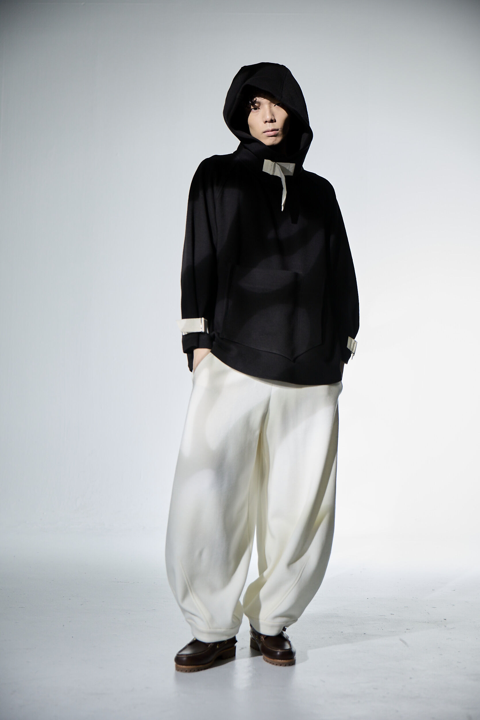 大口袋縮口長褲