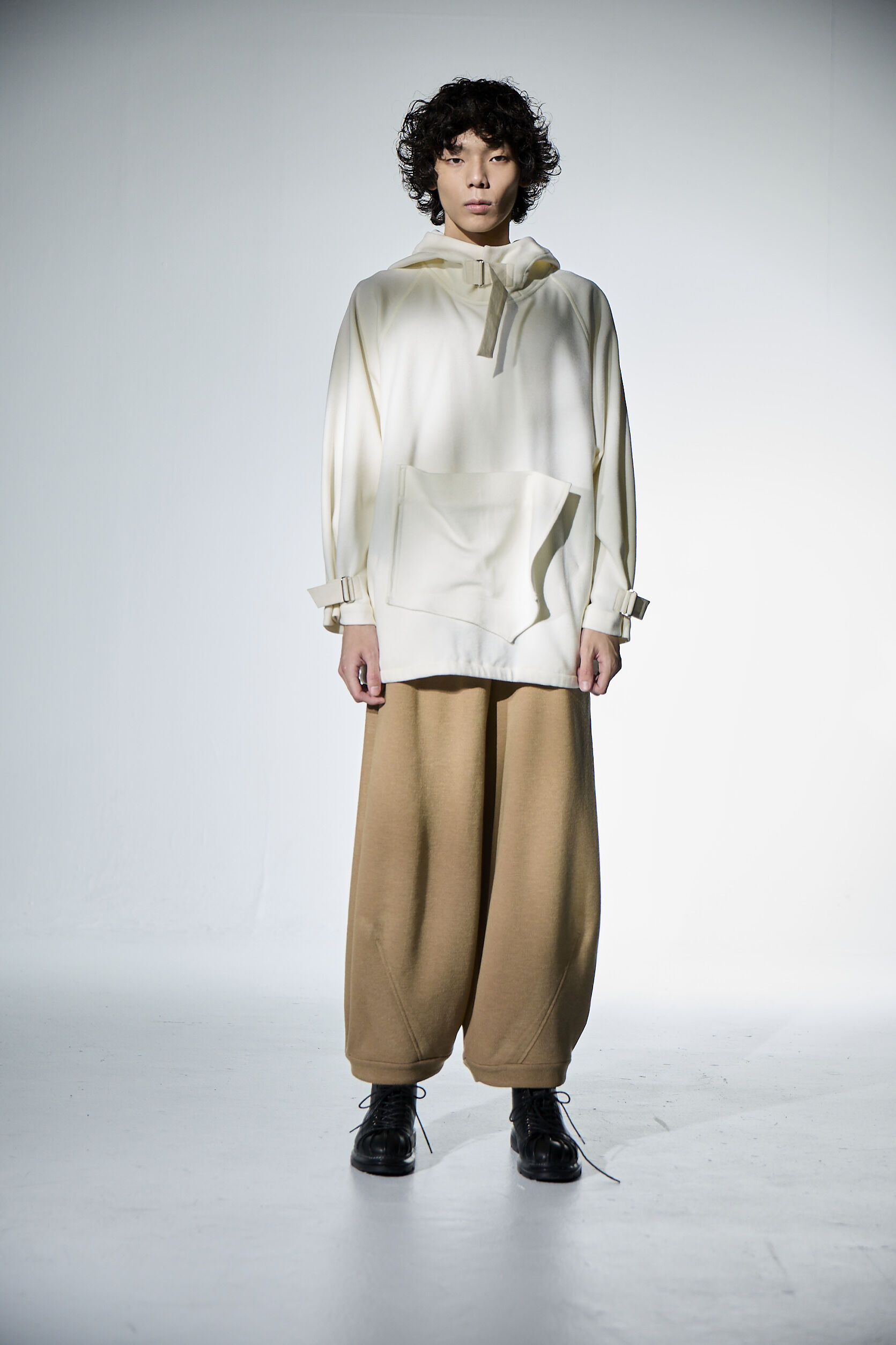 大口袋縮口長褲