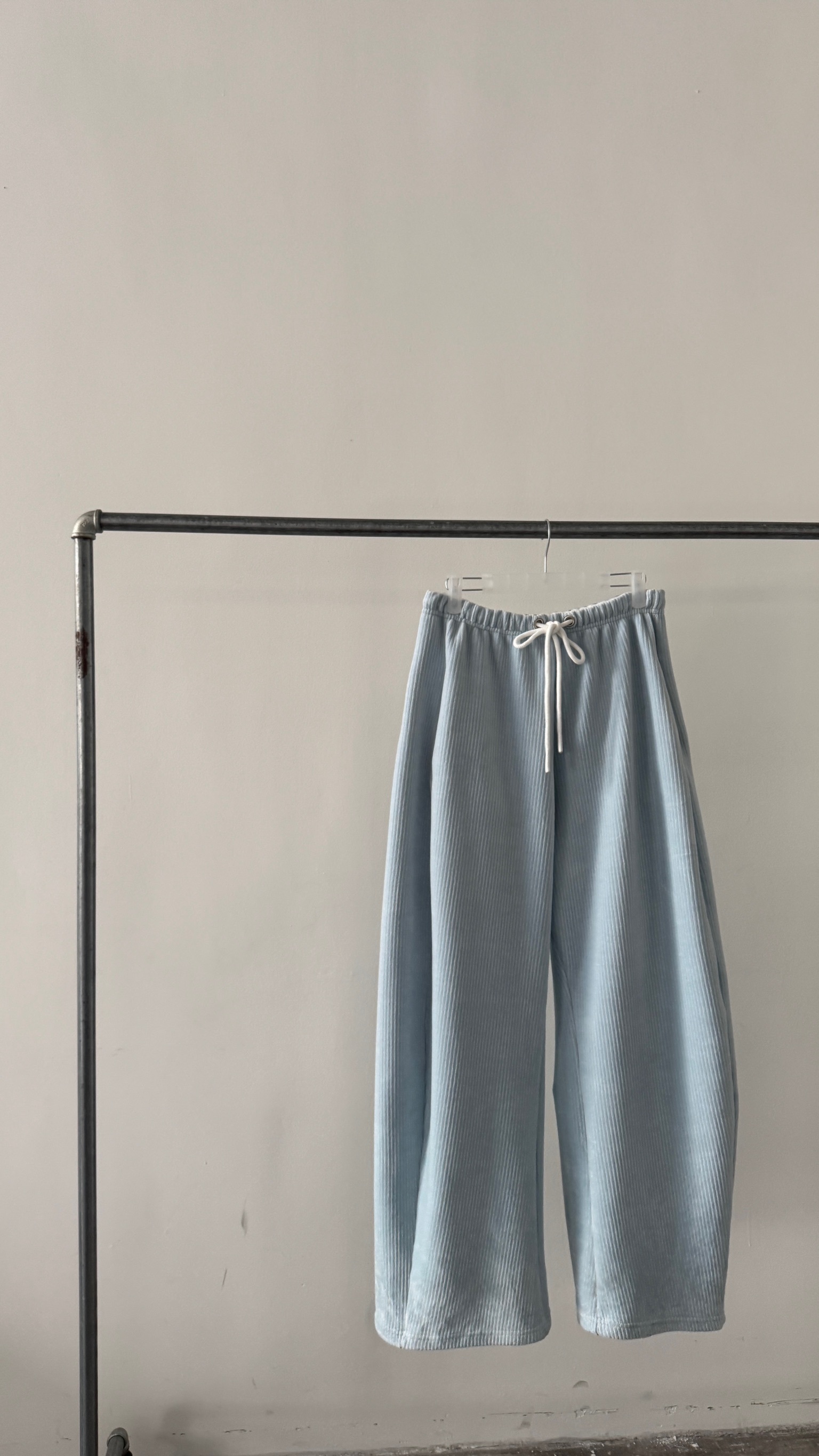 韓國原單訂製。奶系海鹽，燈芯絨內刷毛寬褲（面料收到會巨愛）