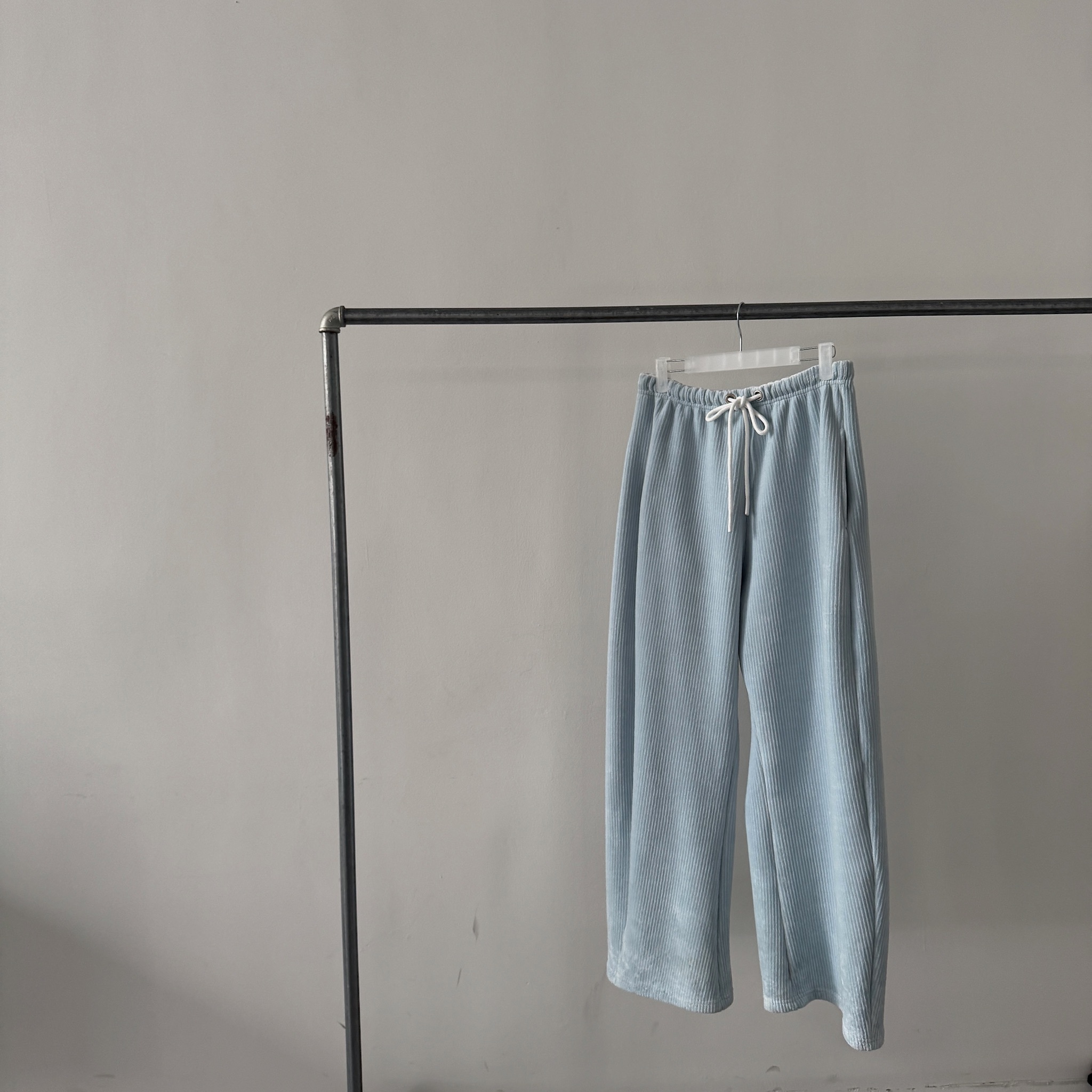 韓國原單訂製。奶系海鹽，燈芯絨內刷毛寬褲（面料收到會巨愛）