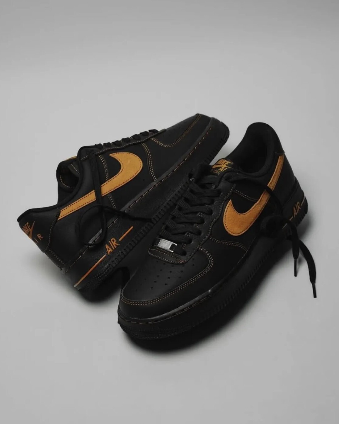 【逢甲 FUZZY】Nike Air Force 1 "Black/Tan" 縫線 黑金 HQ2037-003
