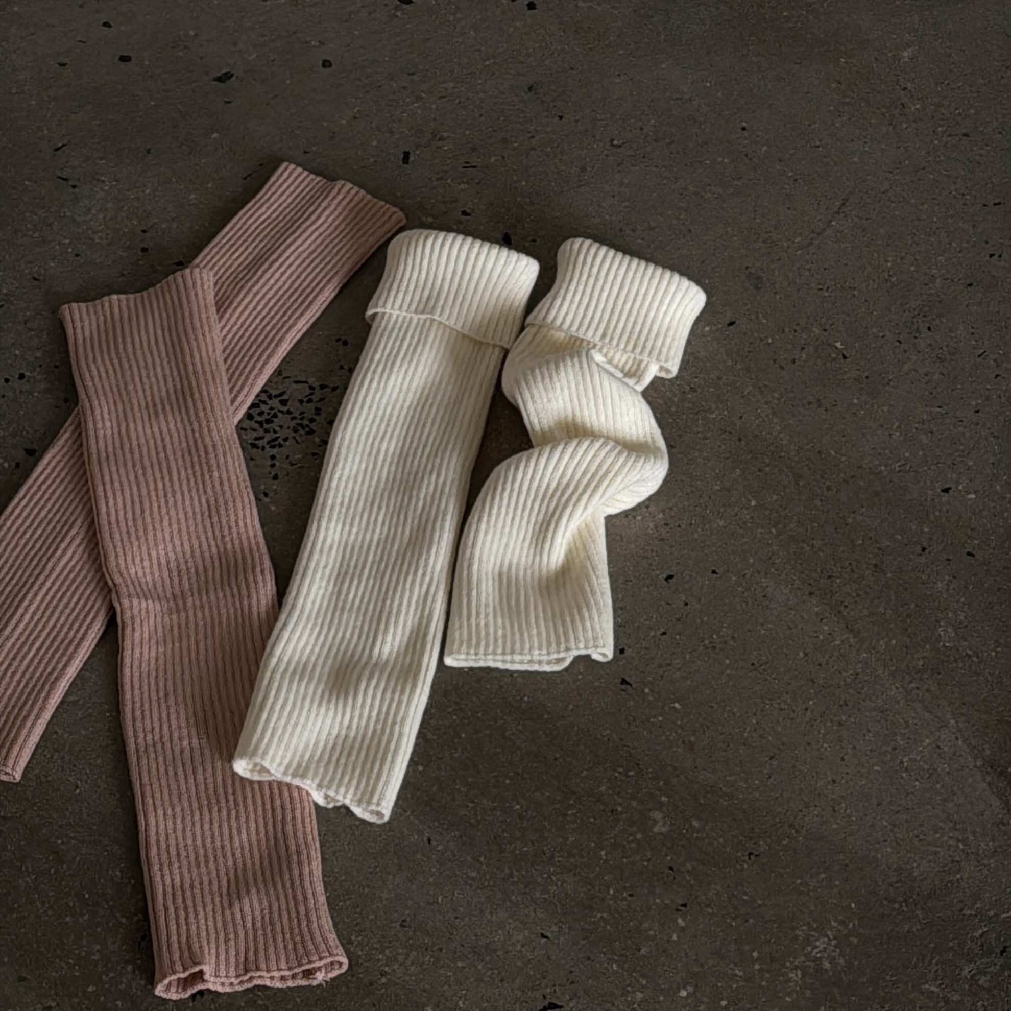 治癒系軟萌妹，直坑條堆堆襪