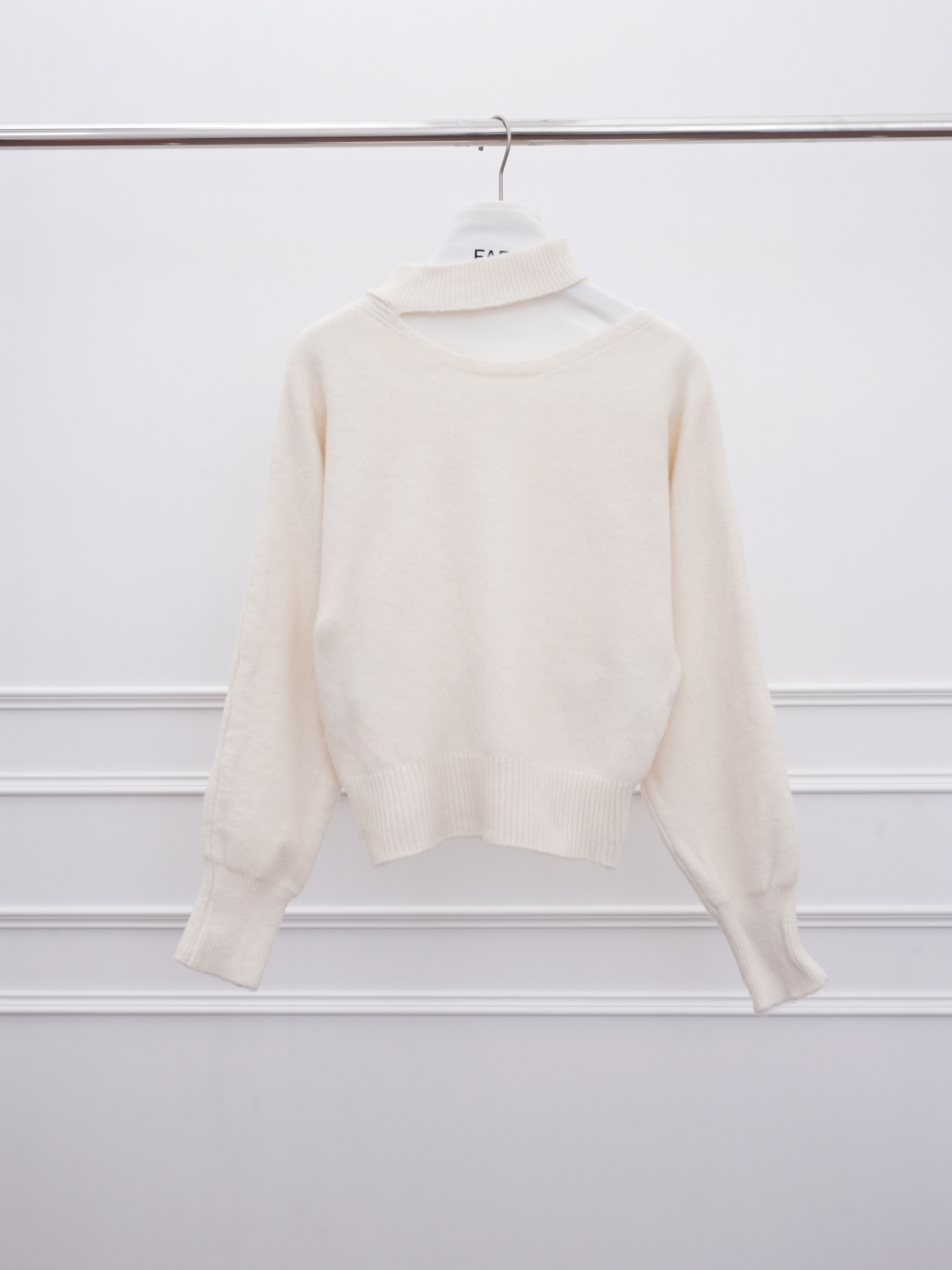 法朵Fado shop｜斜肩領鏤空金蔥針織衫 0114089 五色