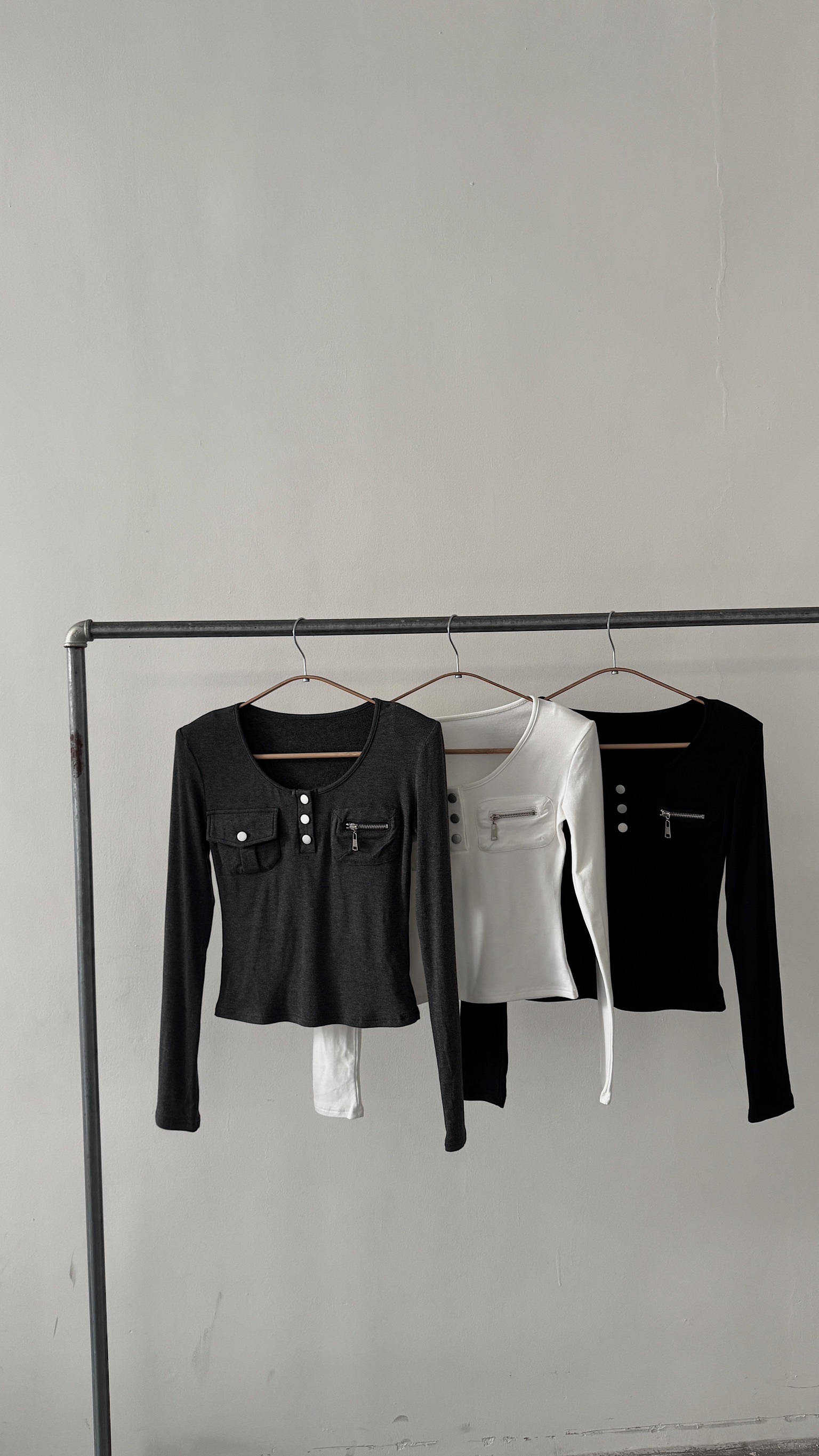 親膚到爆炸又自帶設計感的磨毛打底上衣