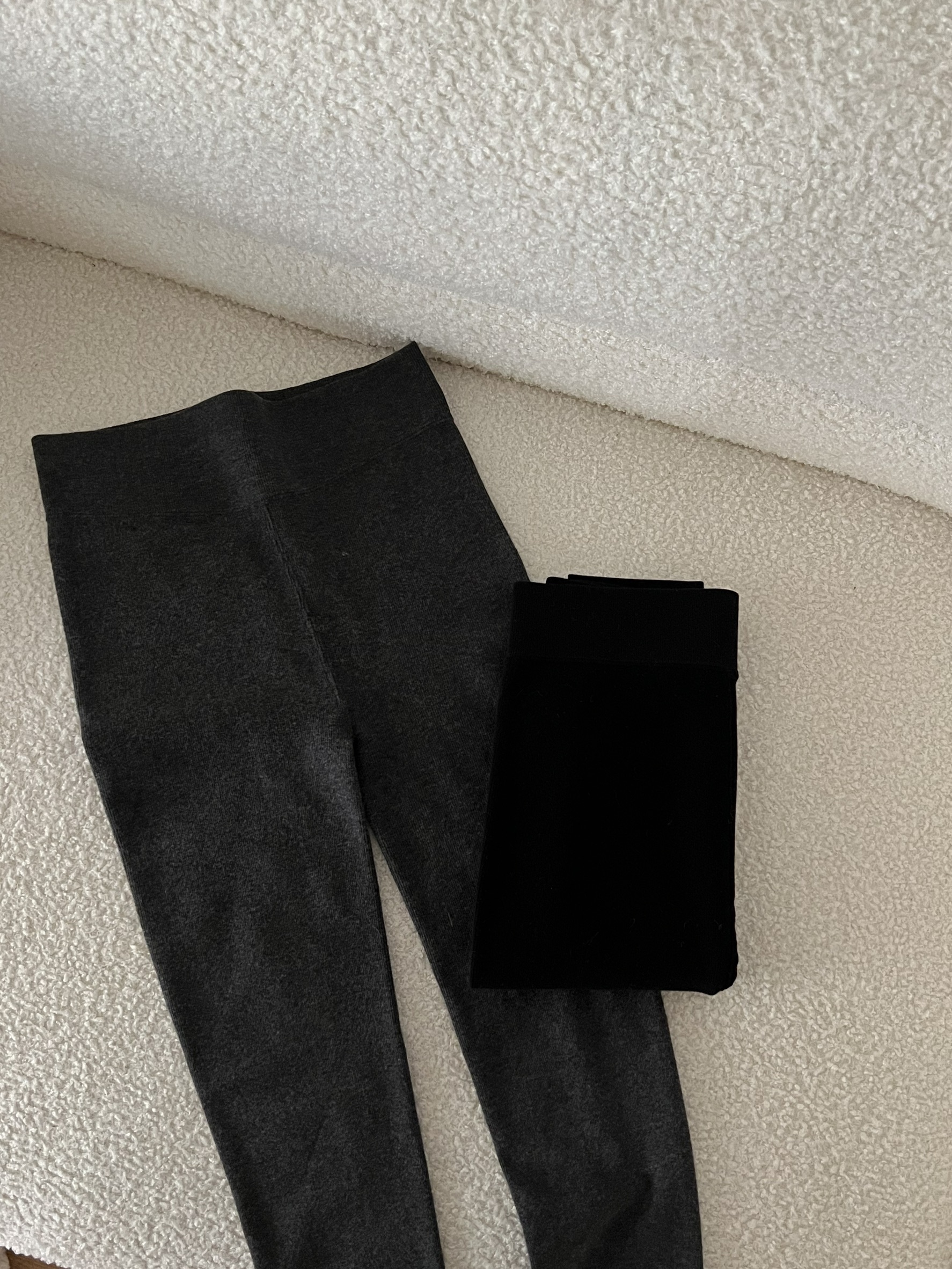 超收肉版本！顯腰身/實用派，細坑條美型打底瘦瘦褲