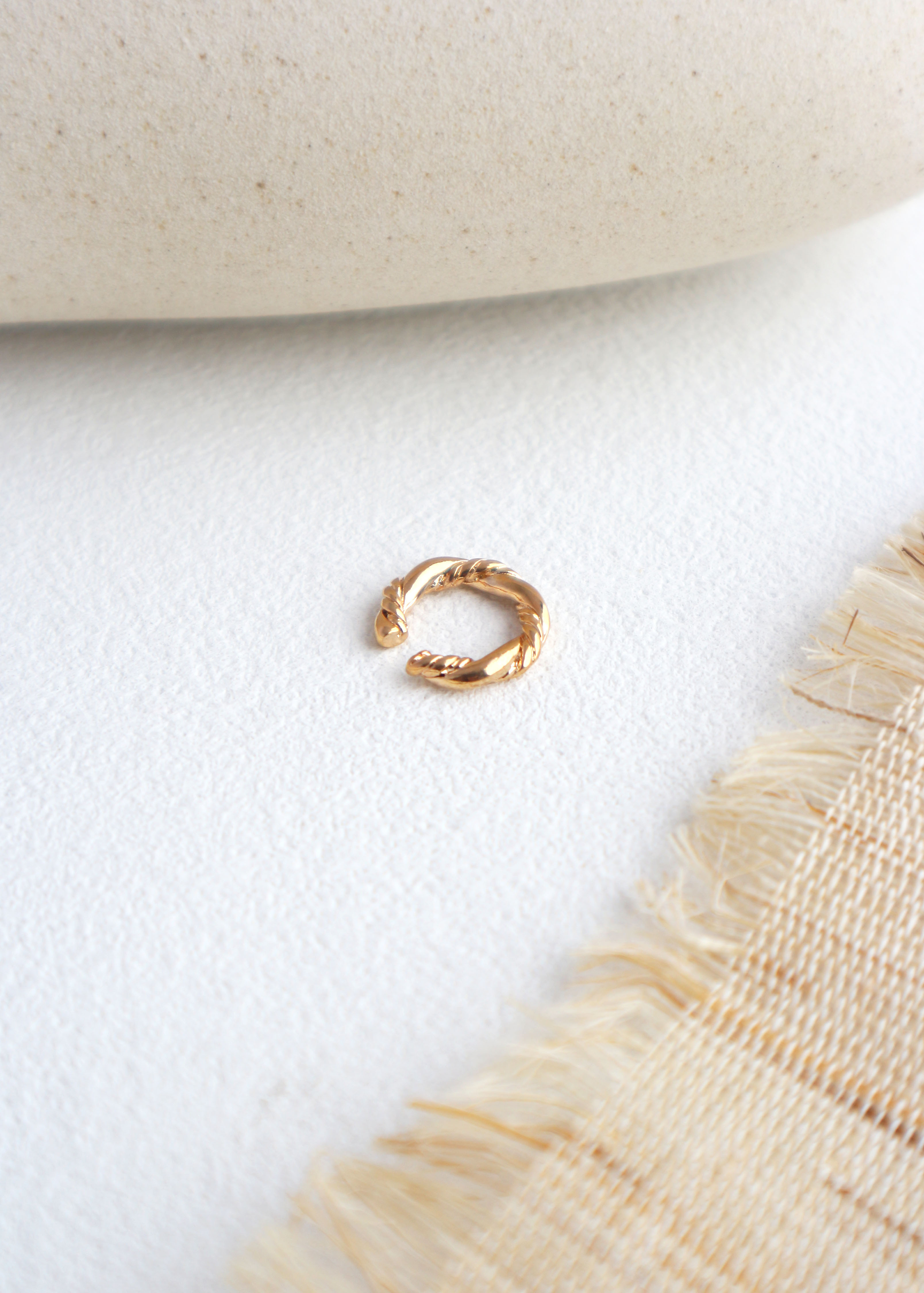 捲捲麻花耳骨夾