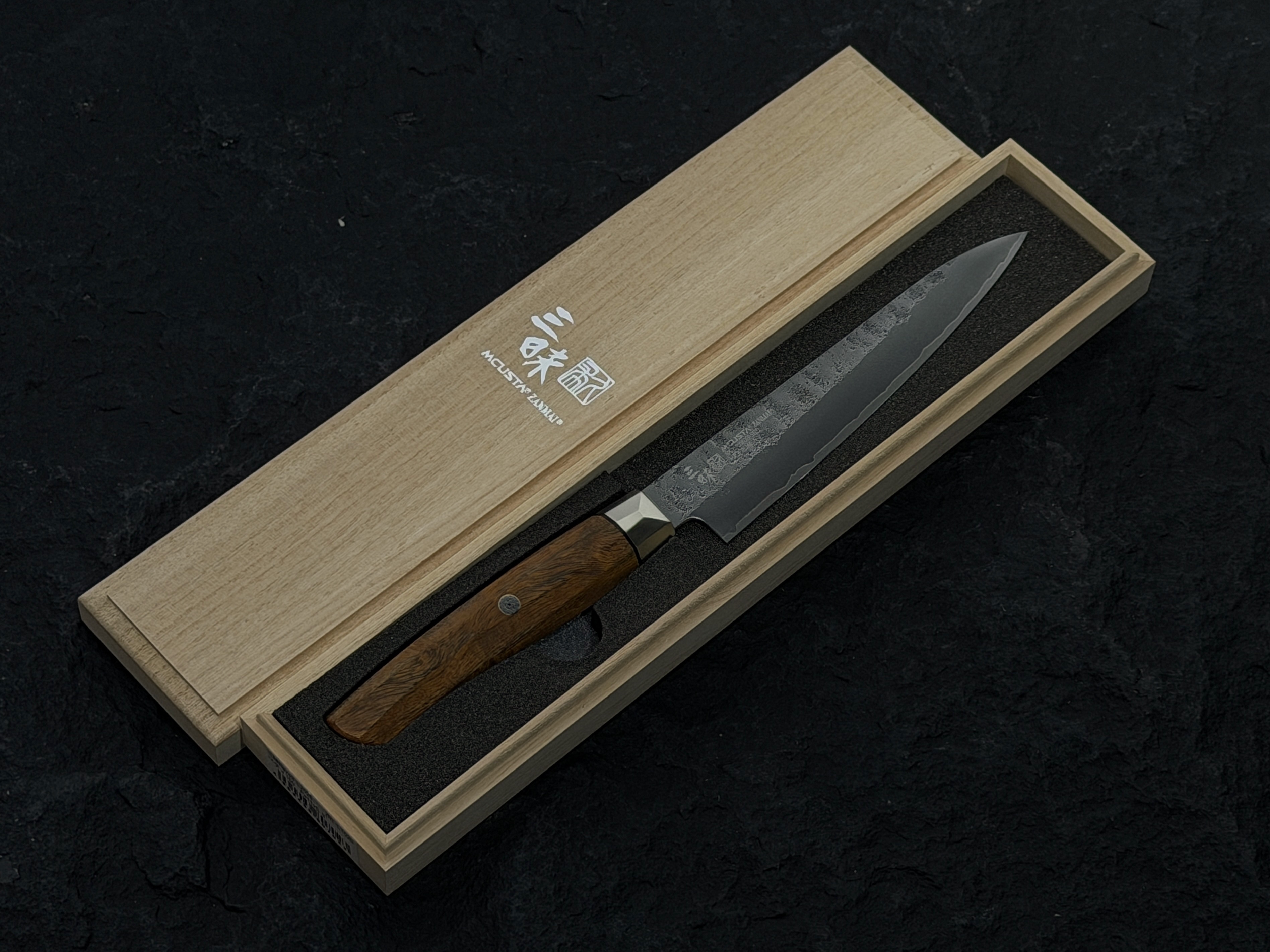MCUSTA 三昧 ZANMAI Gyuto Hammered Damascus VG10 33-Layer Series Supreme Zanmai Mcusta 専用鞘付き】 【三昧 切付 レボリューション 調理器具