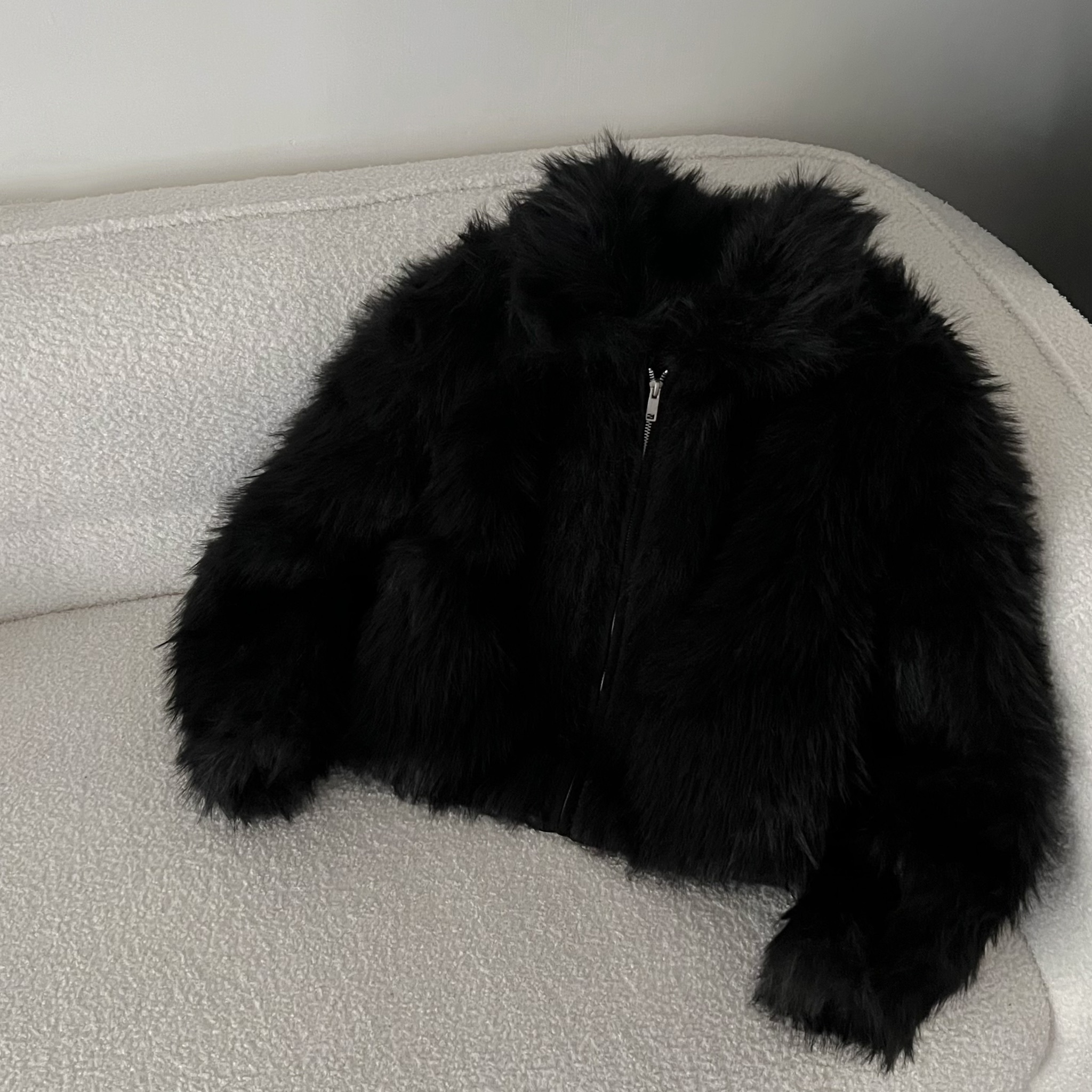 全體包色. 愛不釋手的極美銀漸層皮草外套 （不挑人的日常版型）