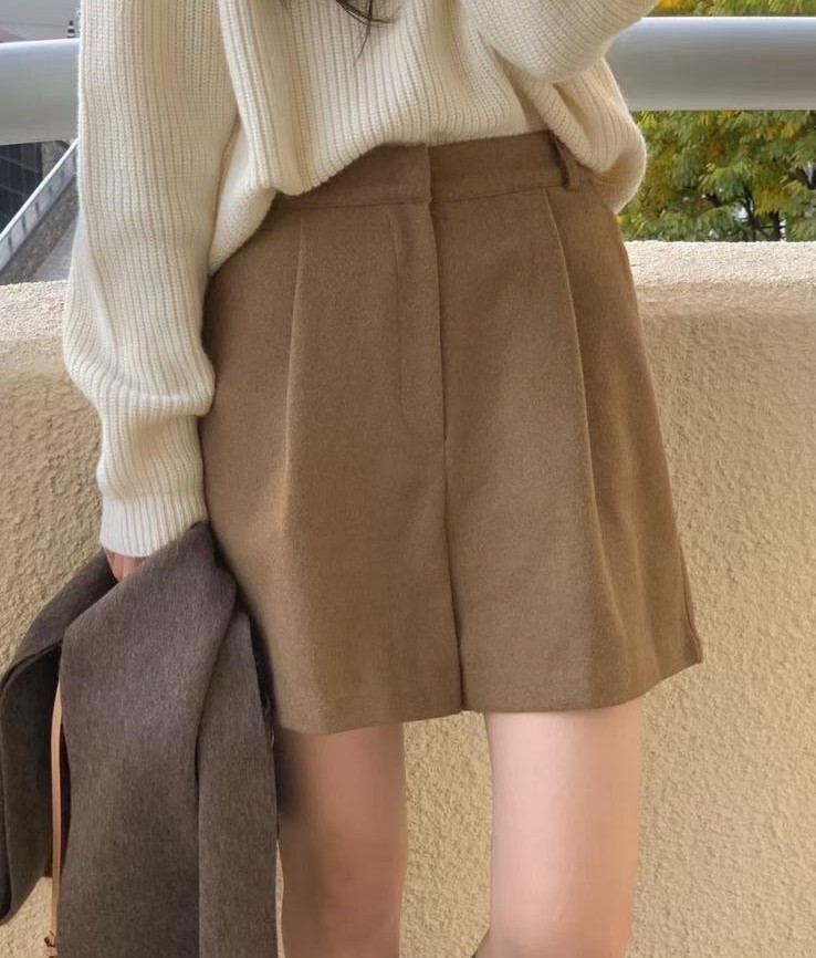 MG23 (啡) 短褲 腰26 -37   HIP48  長16   $489 (一口價)