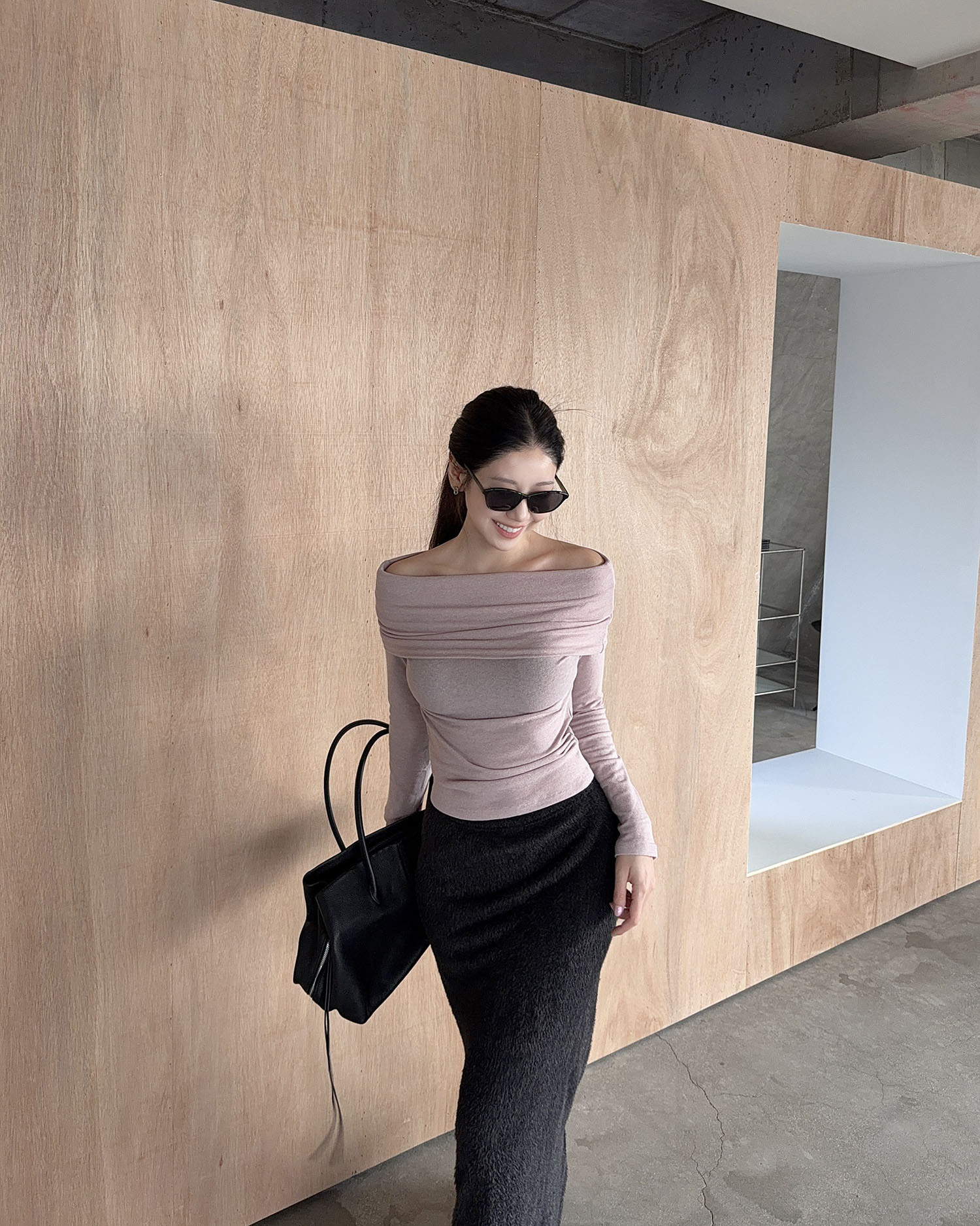 T121 彈性一字領上衣 / 柔粉