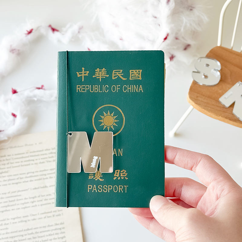 鏡面字母壓克力護照名牌
