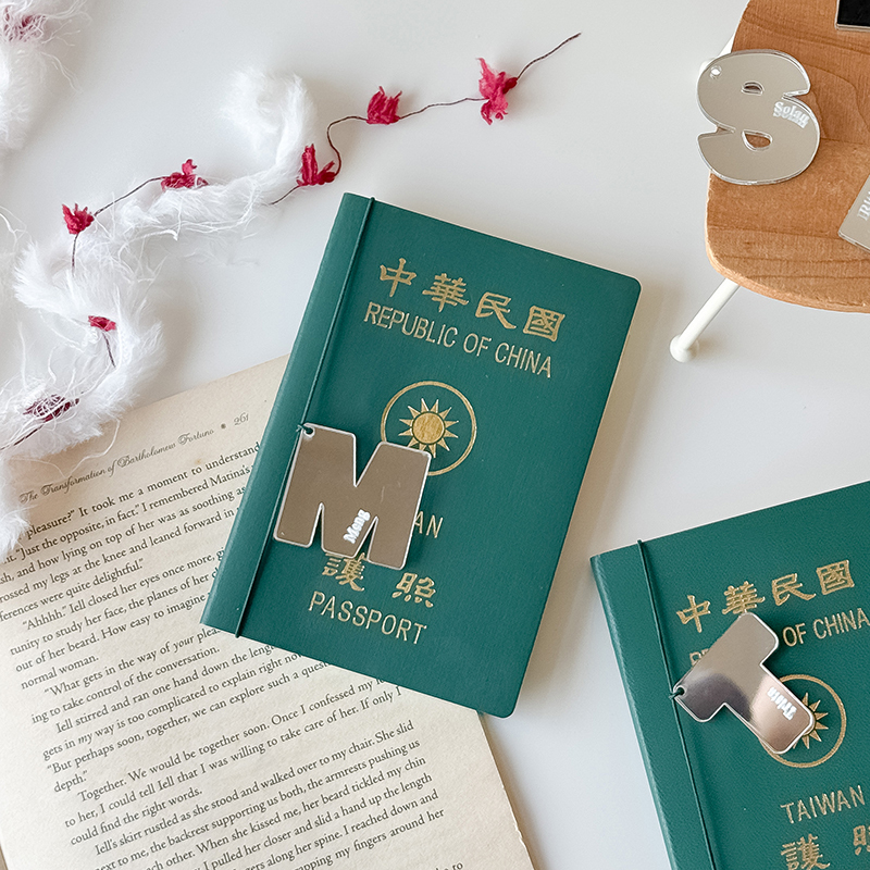 鏡面字母壓克力護照名牌