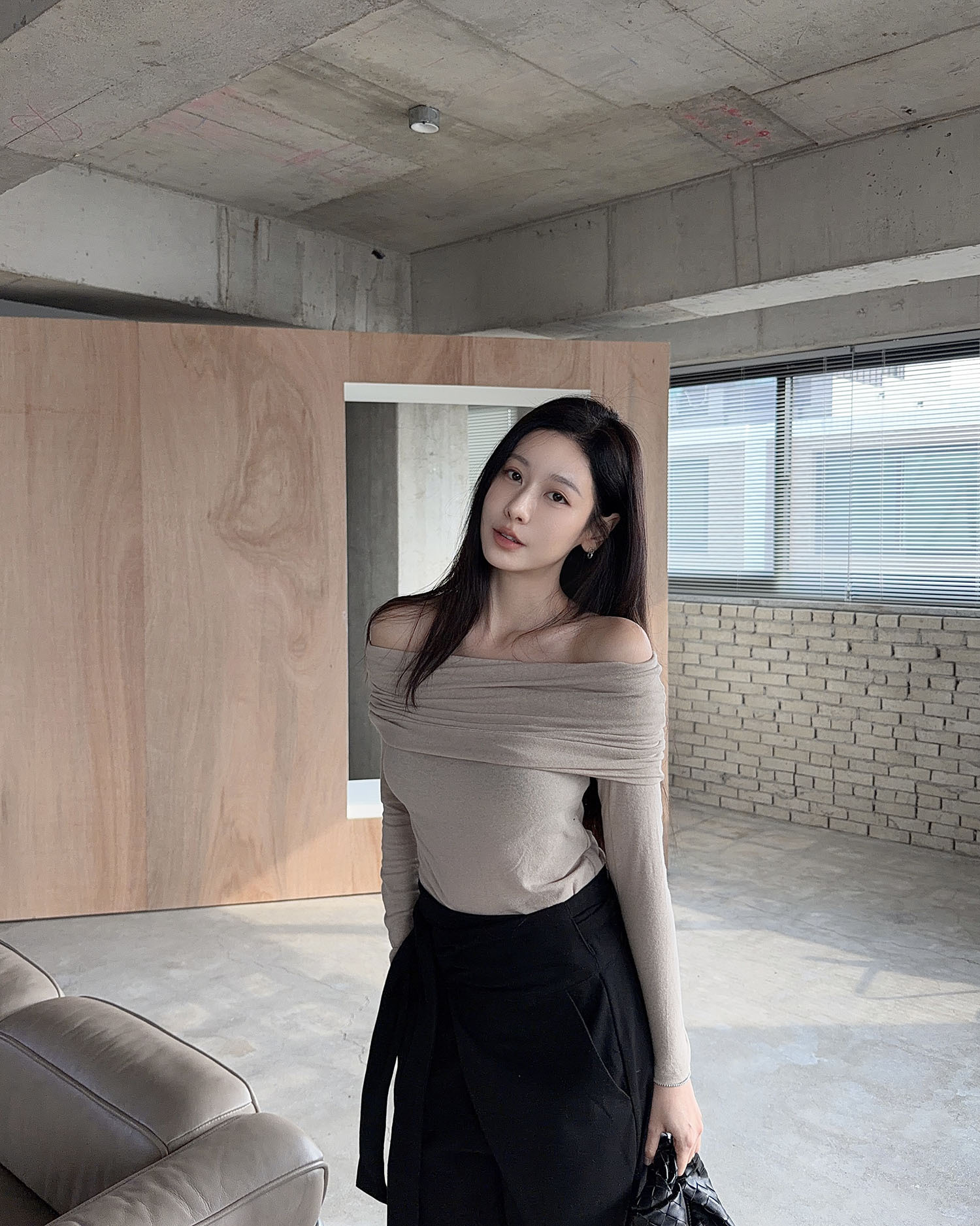 T121 彈性一字領上衣 / 杏