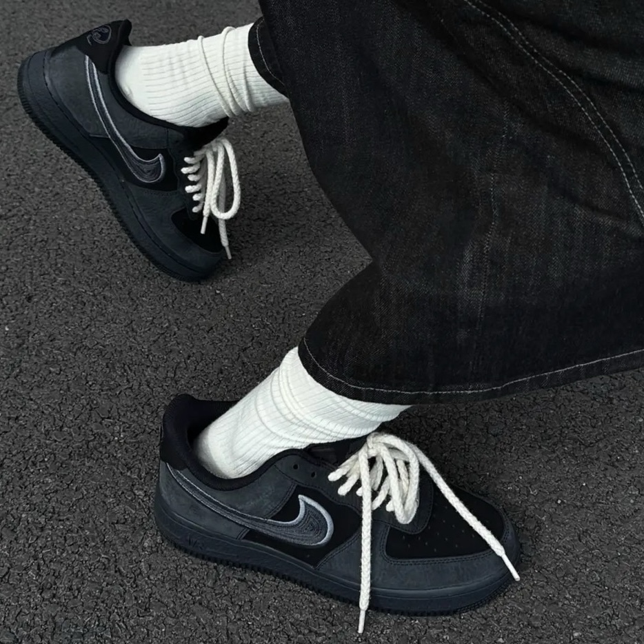 NIKE AIR FORCE 1 '07 LV8 AF1 芝麻黑灰 炭灰 炭黑 灰色 灰白 拼接 荔枝皮革 刺繡 縫線 男鞋 IB6842-002 / 預購