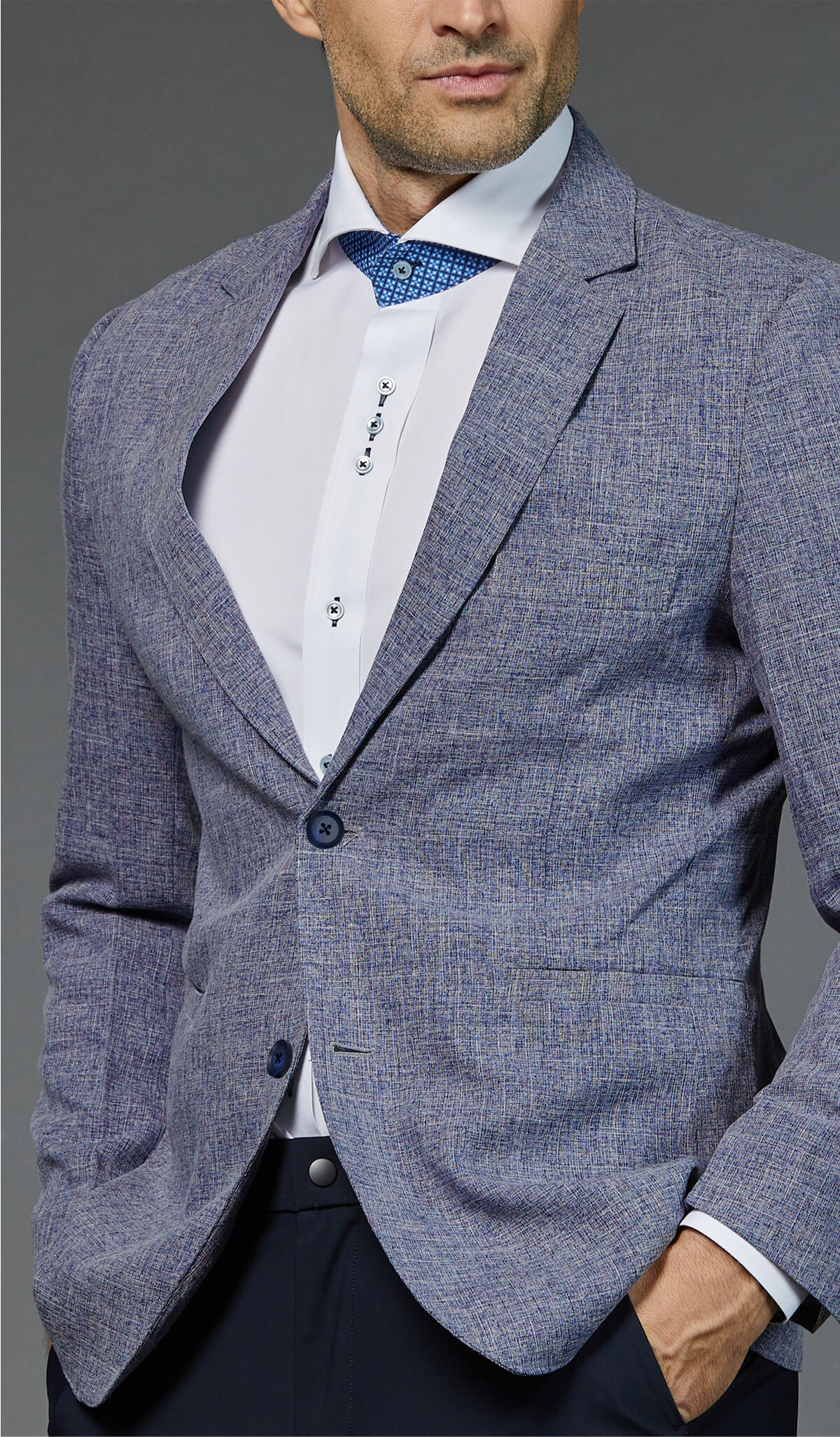 輕感亞麻 透氣紳士西裝外套-淺灰藍色實穿展示