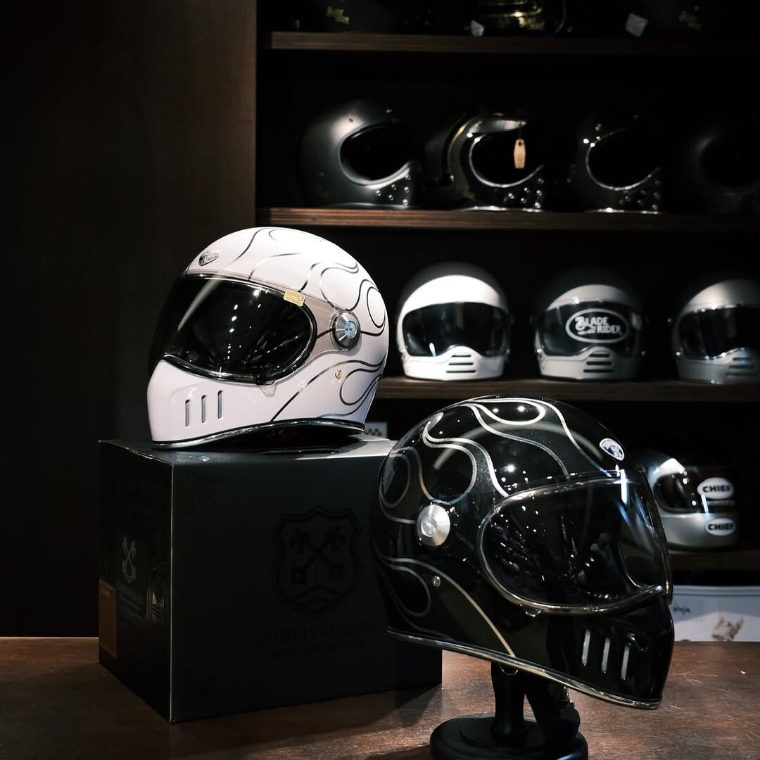 Survival 液態火焰鎖鏡山車帽