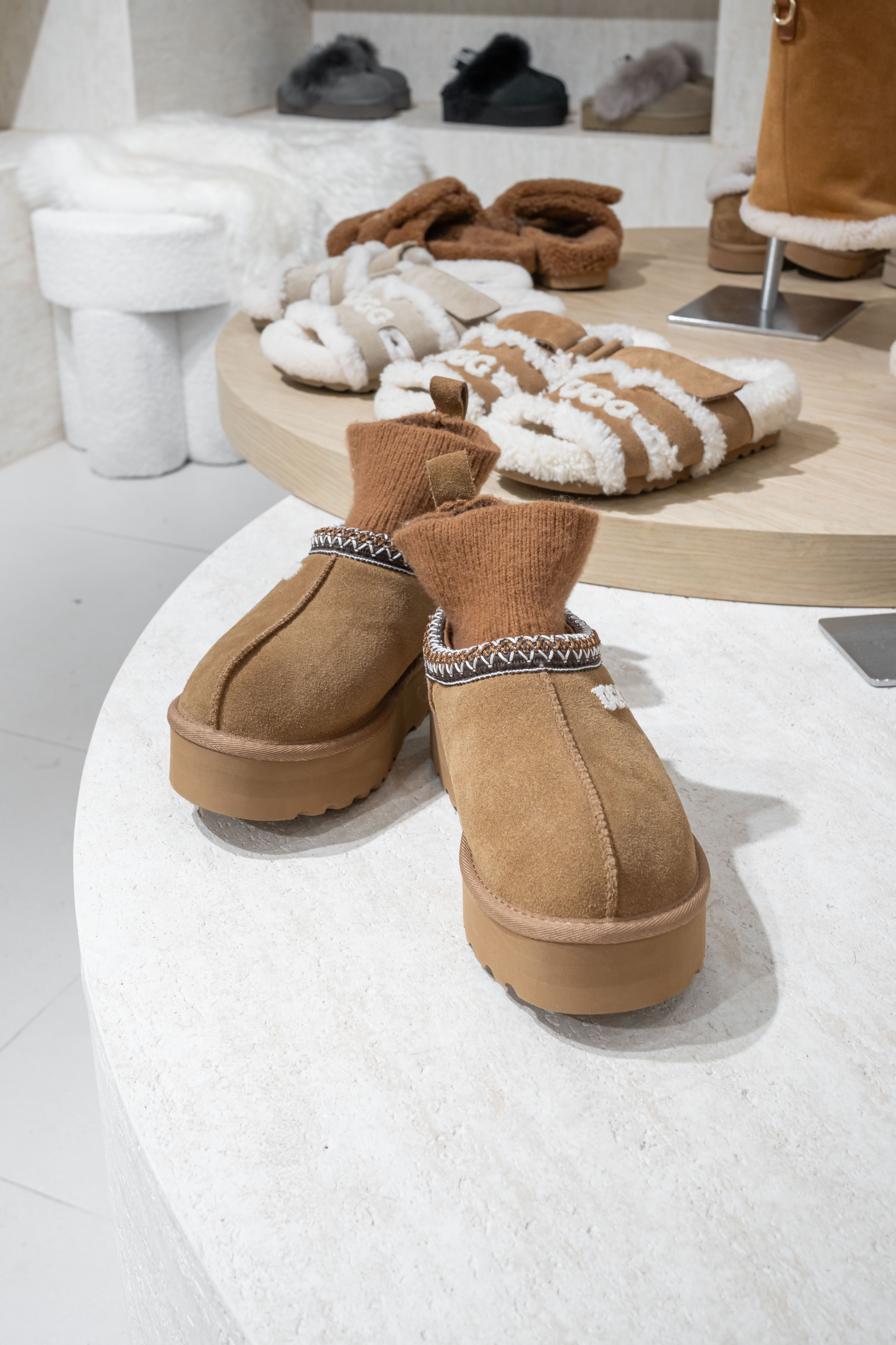 【3色入】UGG Ozlana Classic Logo Stocking Tazz