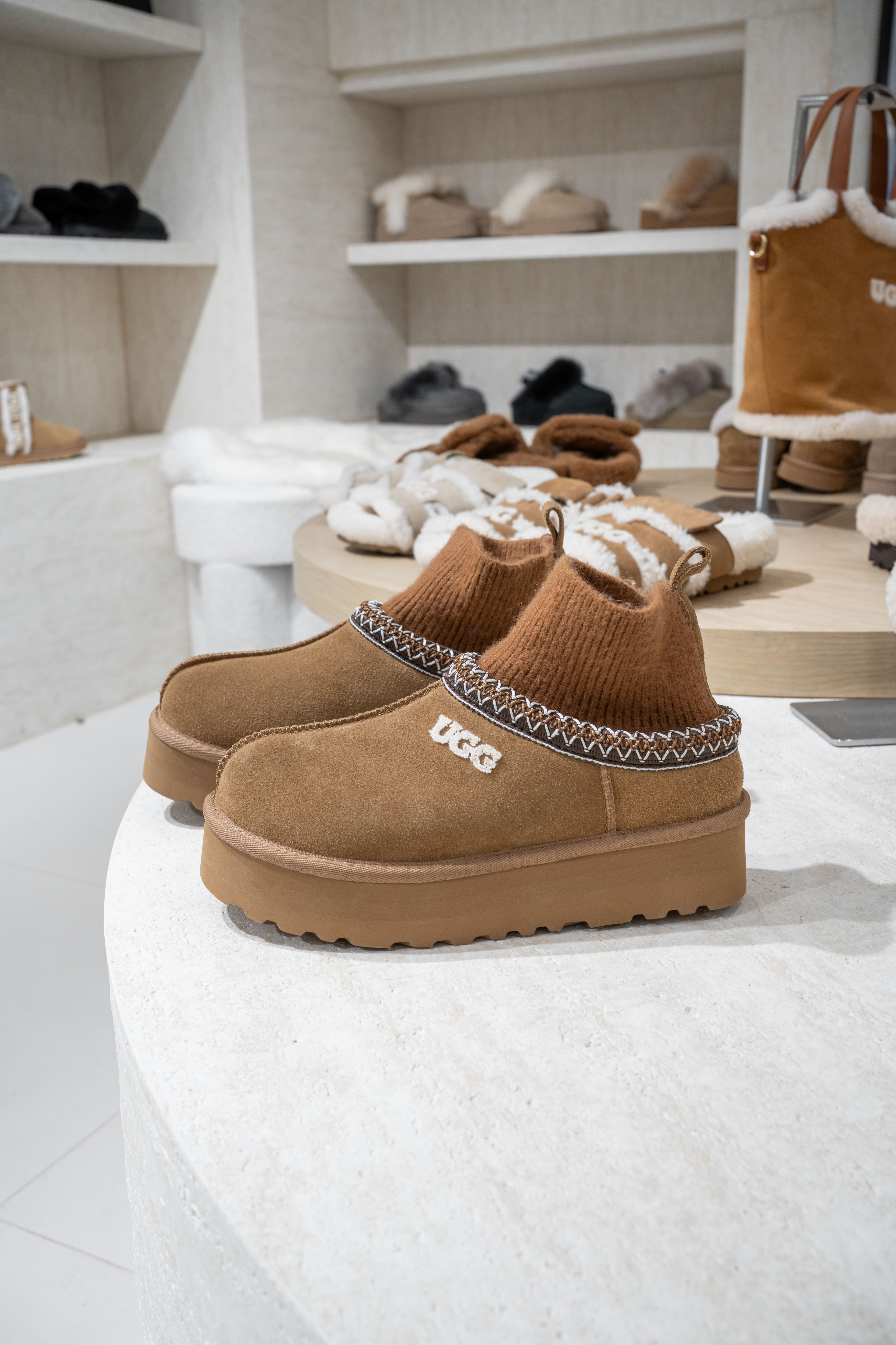 【3色入】UGG Ozlana Classic Logo Stocking Tazz