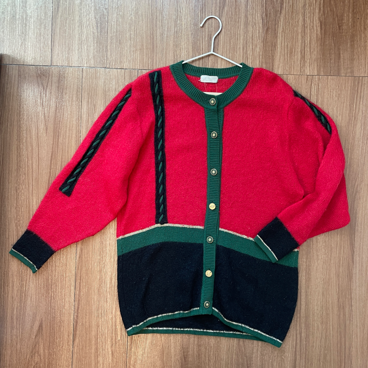 節日喜悅感紅綠色羊毛毛衣