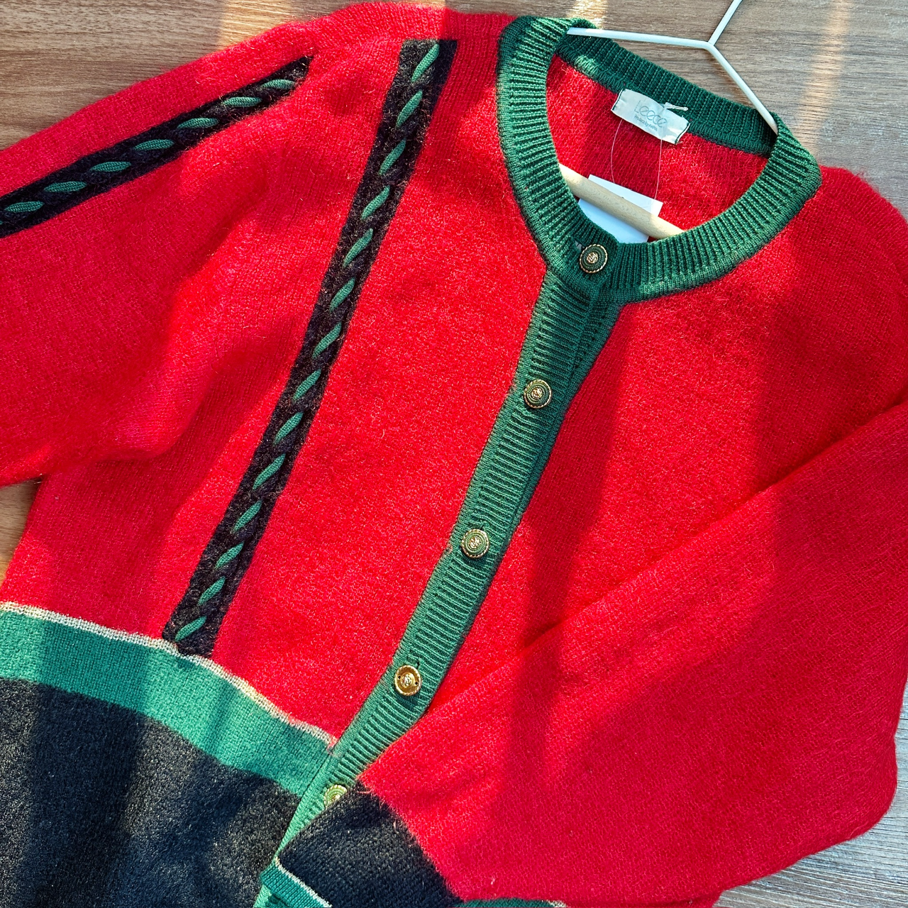 節日喜悅感紅綠色羊毛毛衣