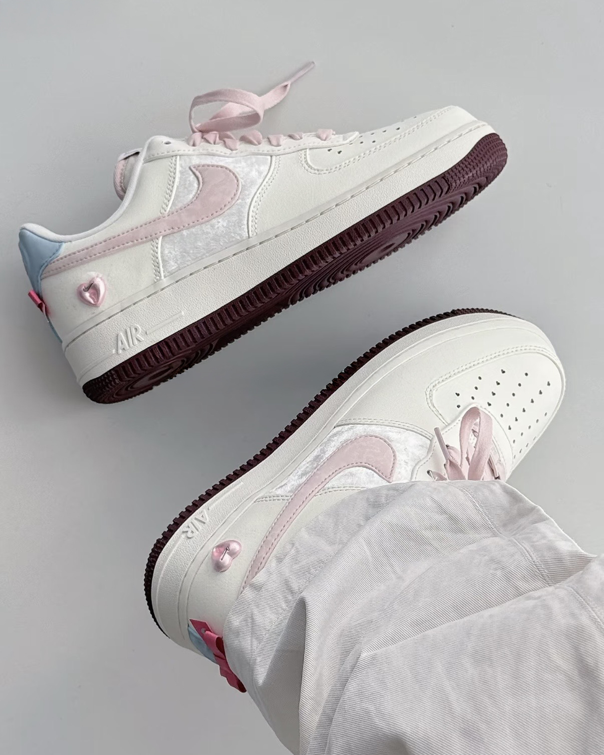 NIKE AIR FORCE 1 AF1 2026年 情人節限定 奶油色 櫻花粉 寶寶藍 粉紫 天鵝絨 愛心 愛心鎖 蝴蝶結 女鞋 IQ4937-161 / 預購