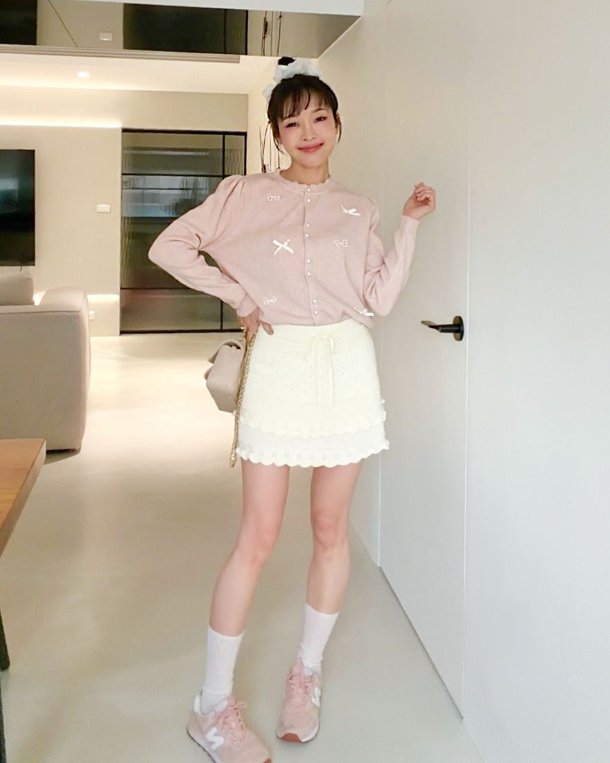 LINA LINA奶油甜心縷空織紋花邊綁繩鬆緊短裙-溫柔杏