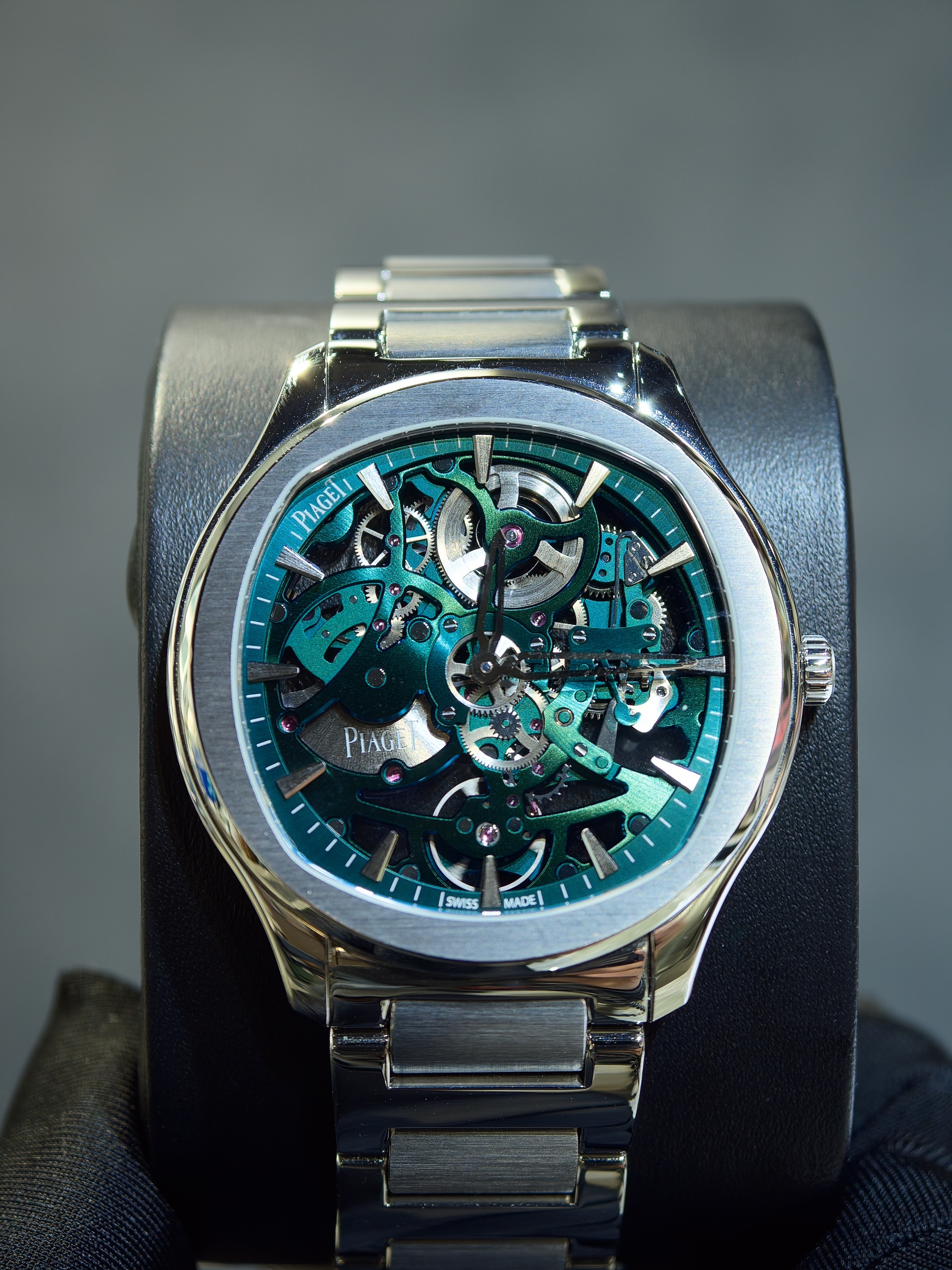 BRAND NEW PIAGET G0A47008 POLO GREEN DIAL STEEL CHRONOGRAPH WITH AN INTERCHANGEABLE ALLIGATOR STRAP 42MM