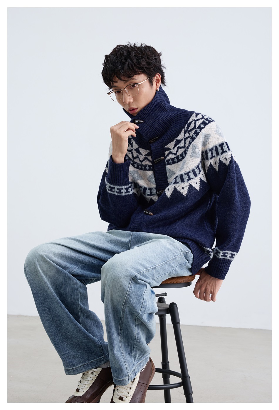 1M10 幾何風翻領牛角釦針織開衫 兩色