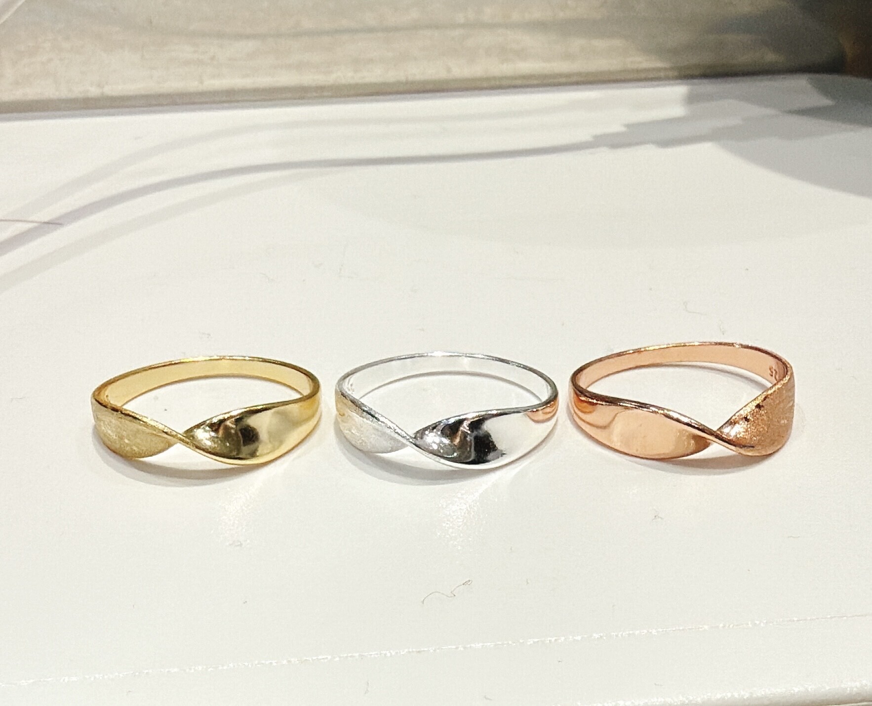 Svr22 扭結磨砂戒