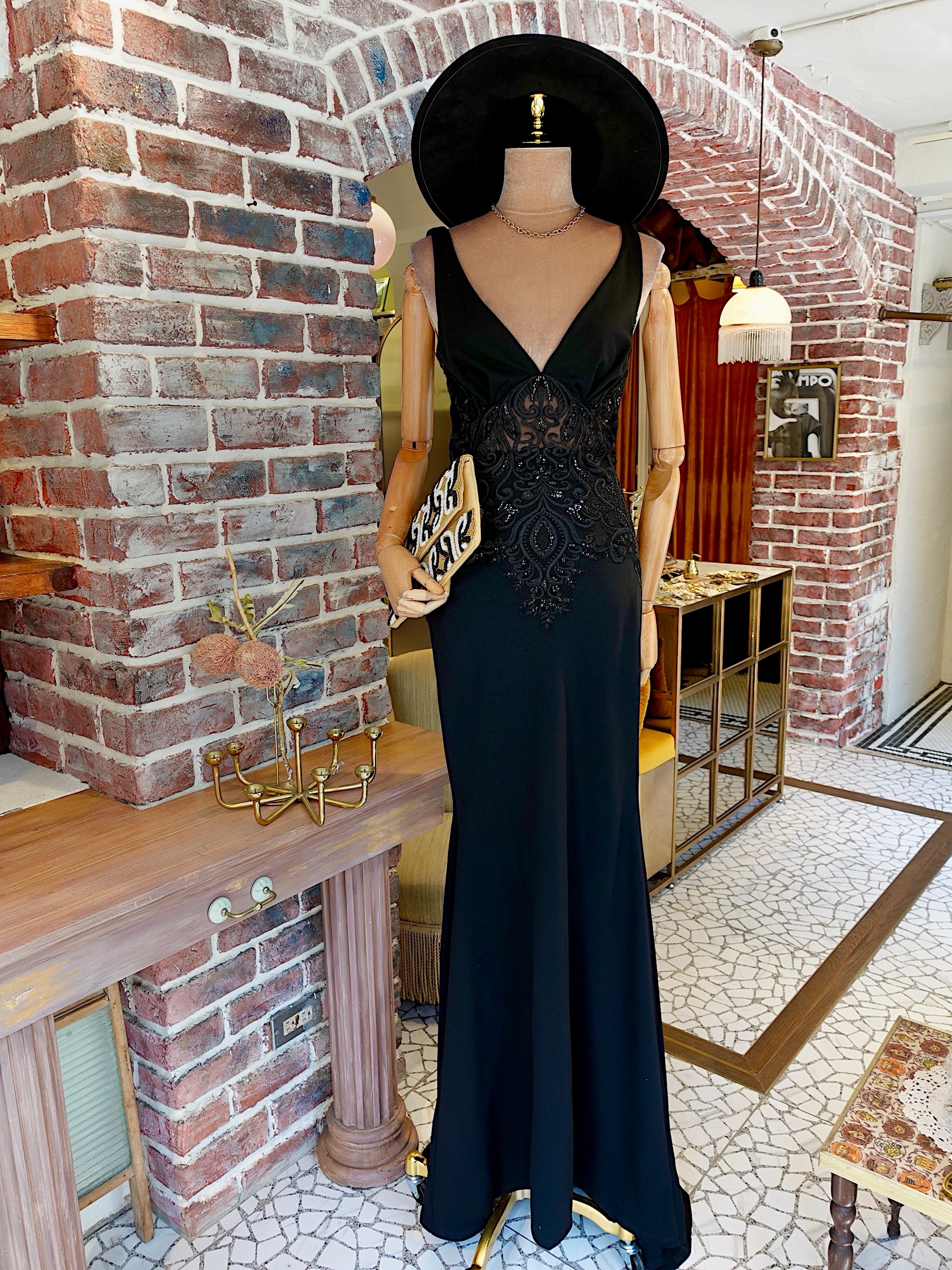 Black Night黑色深v領露背刺繡人魚Dress