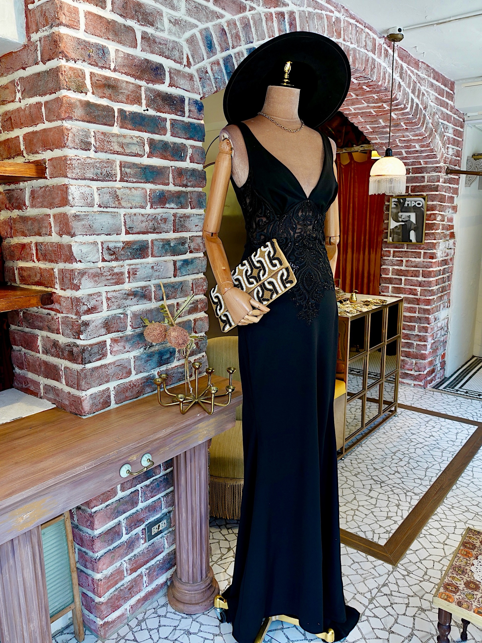 Black Night黑色深v領露背刺繡人魚Dress