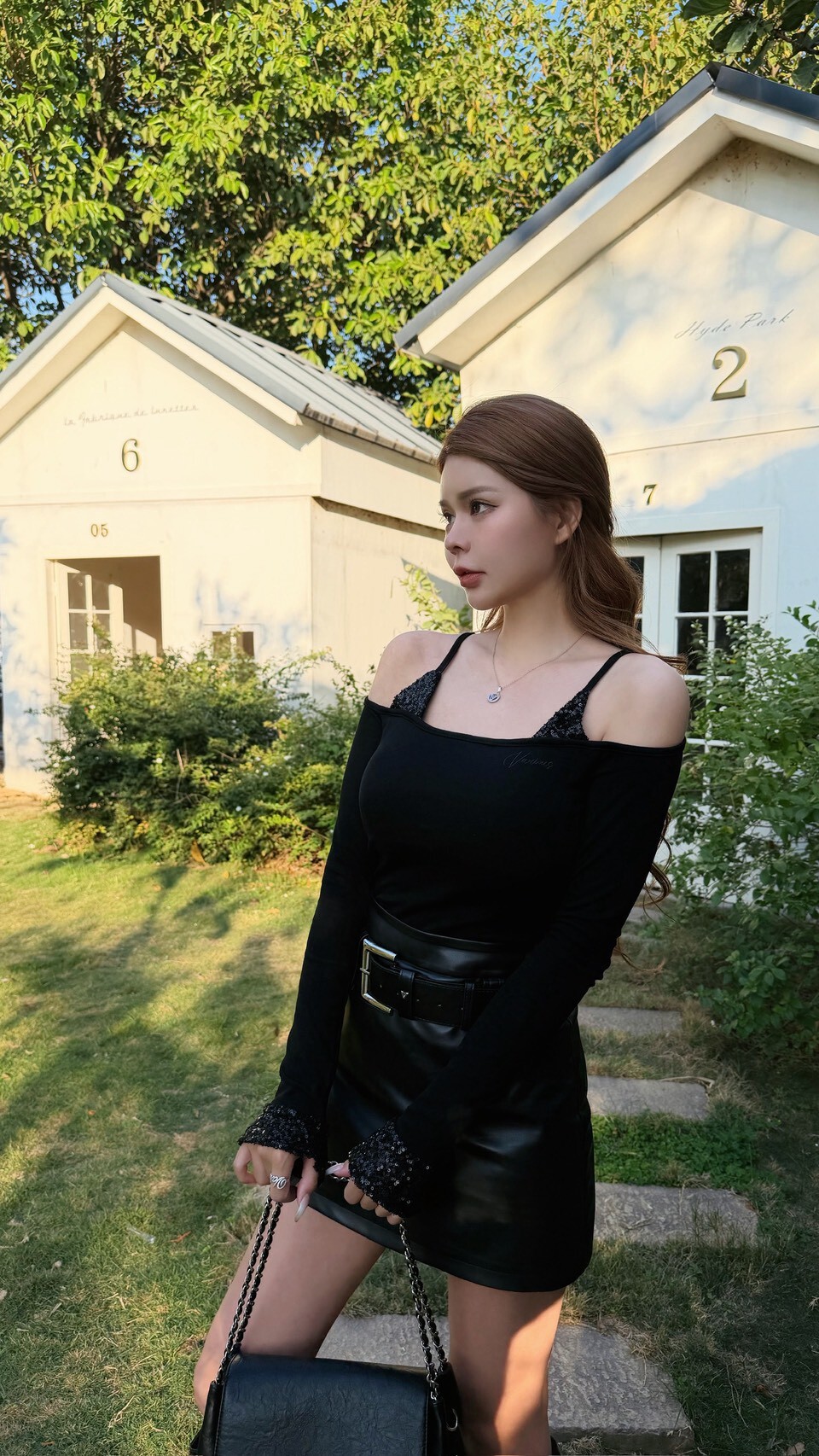 夜閃 • Night Spark｜亮片吊帶上衣