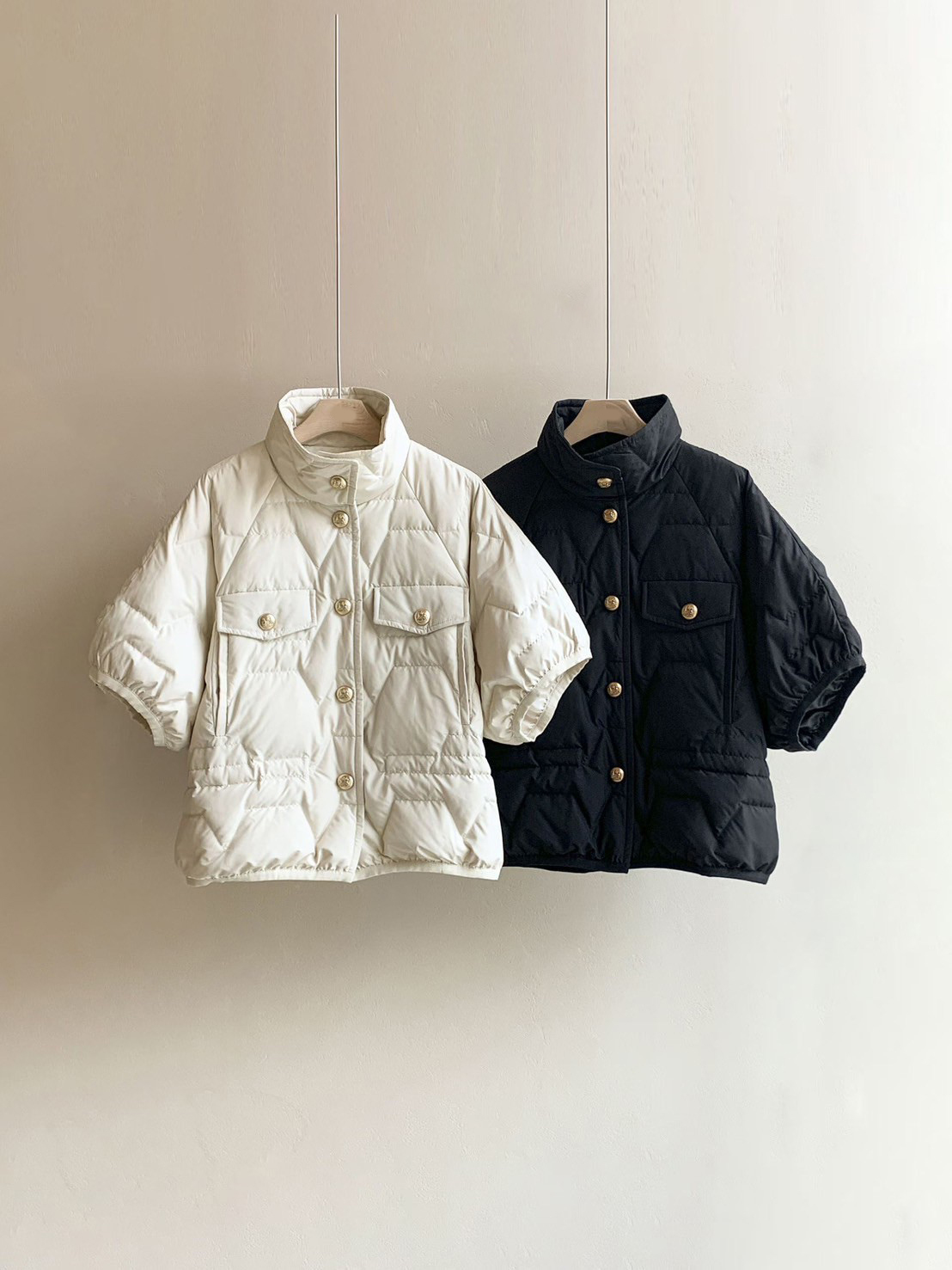 縫線壓紋鋪棉五分袖排扣立領外套-F / 2色