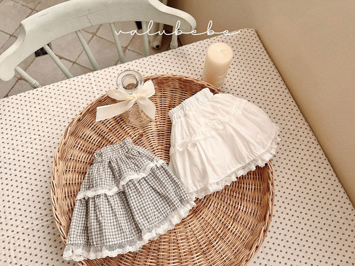 正韓春valu_bebe 兩色浪漫花邊包屁裙