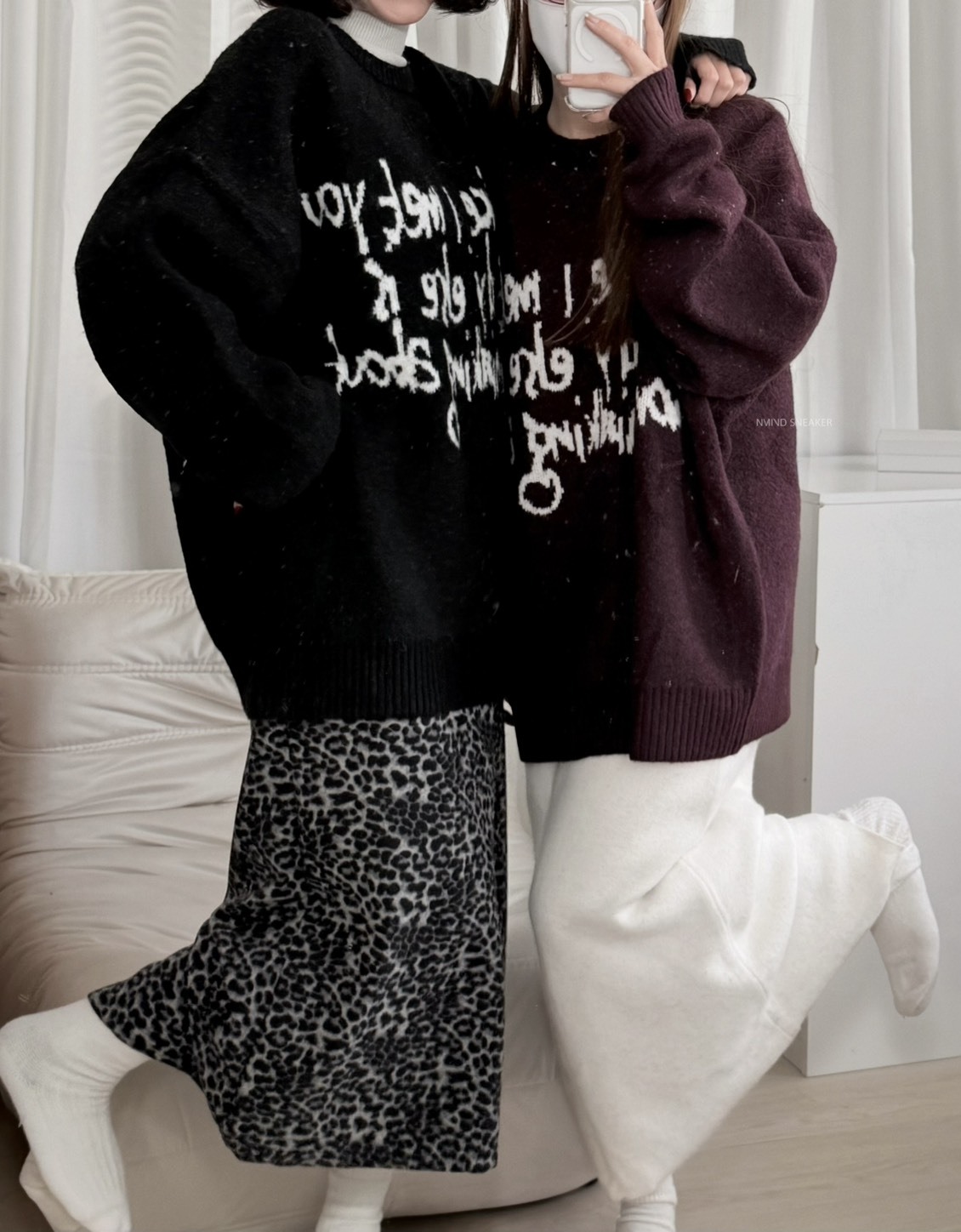 <預購限定!> 草寫字體落肩針織毛衣