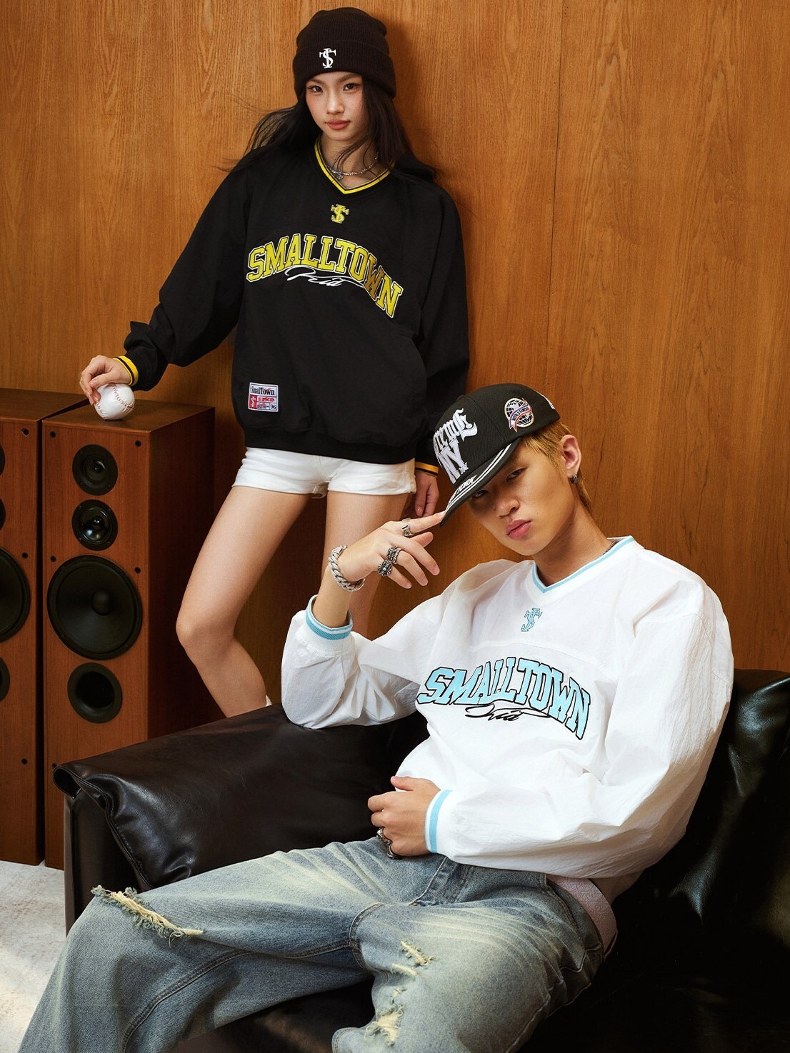 STK SmallTownKid 字母印花 復古運動 V領足球 長袖T