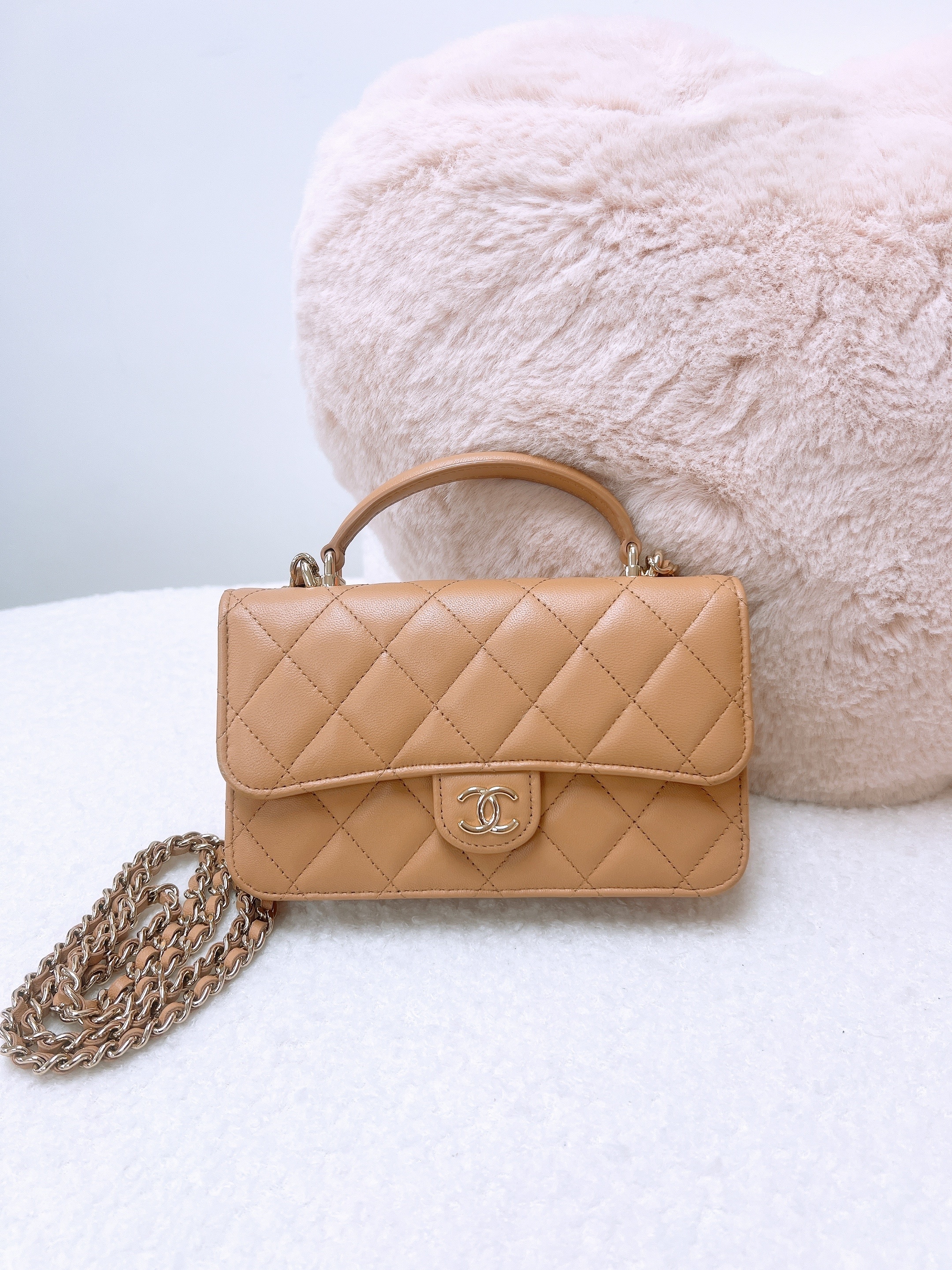 Chanel handle flap bag/ chain phone bag beige GHW