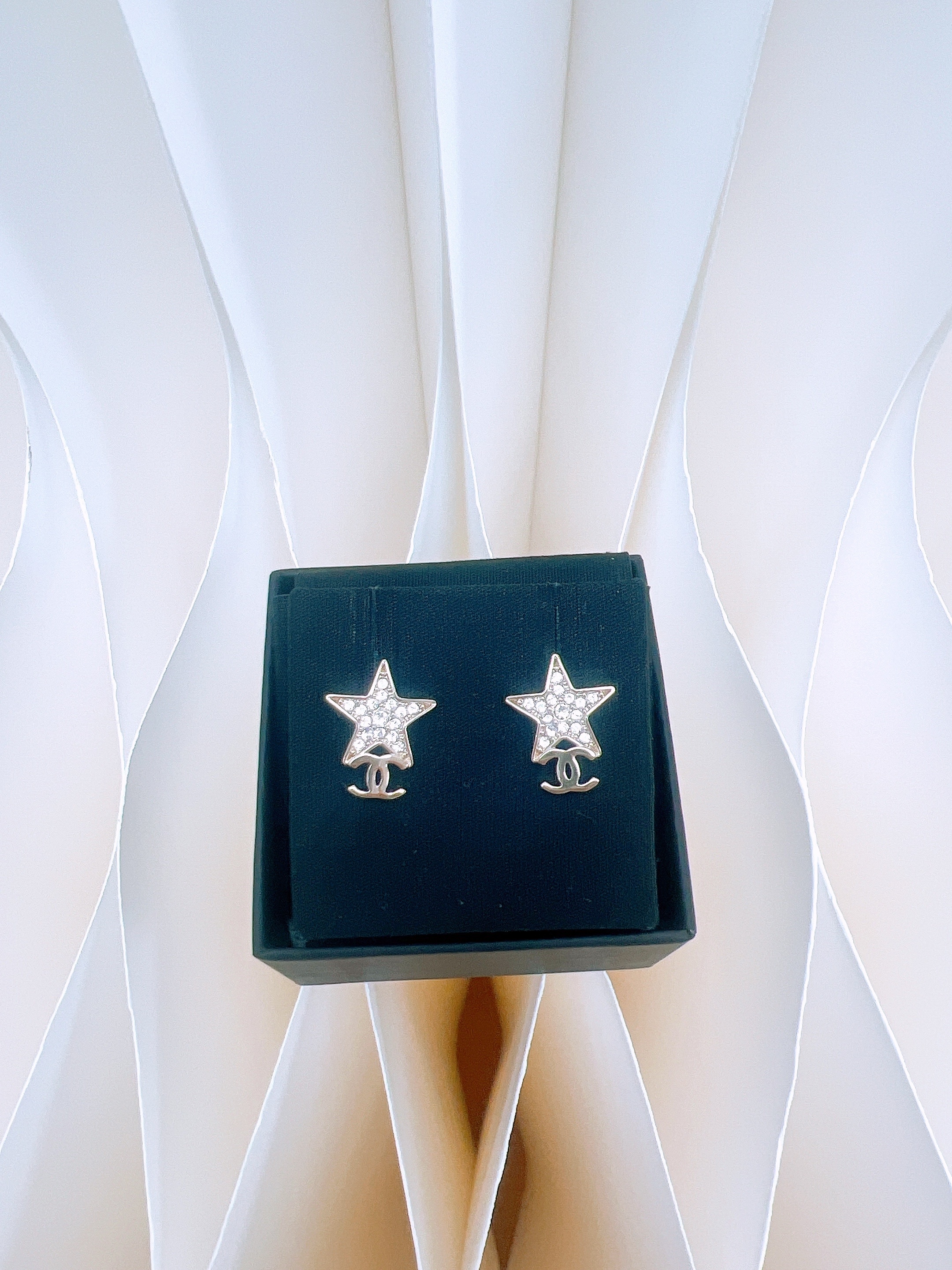 Chanel 23b crystal star earrings light gold