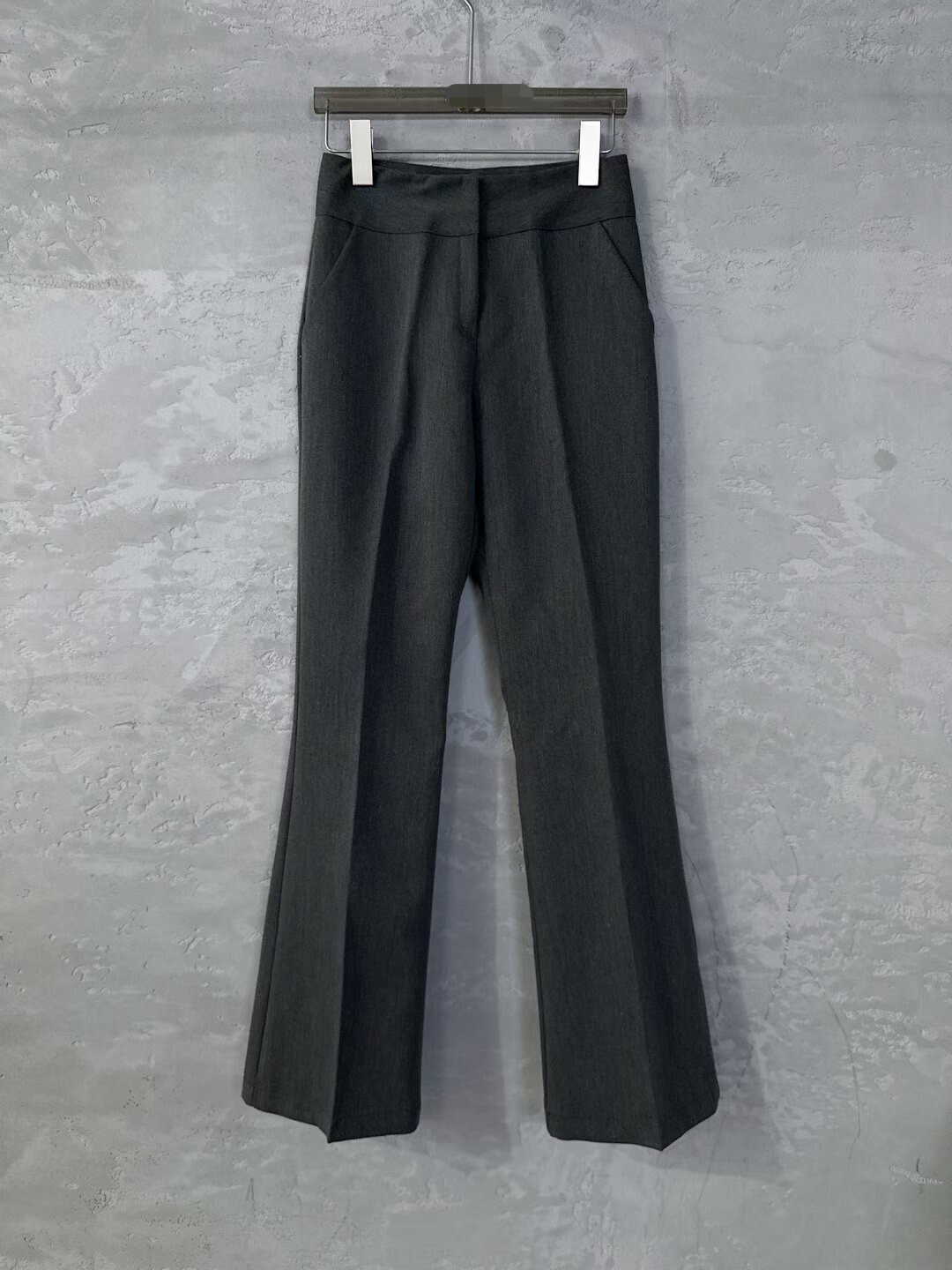 棉毛靴型西裝褲