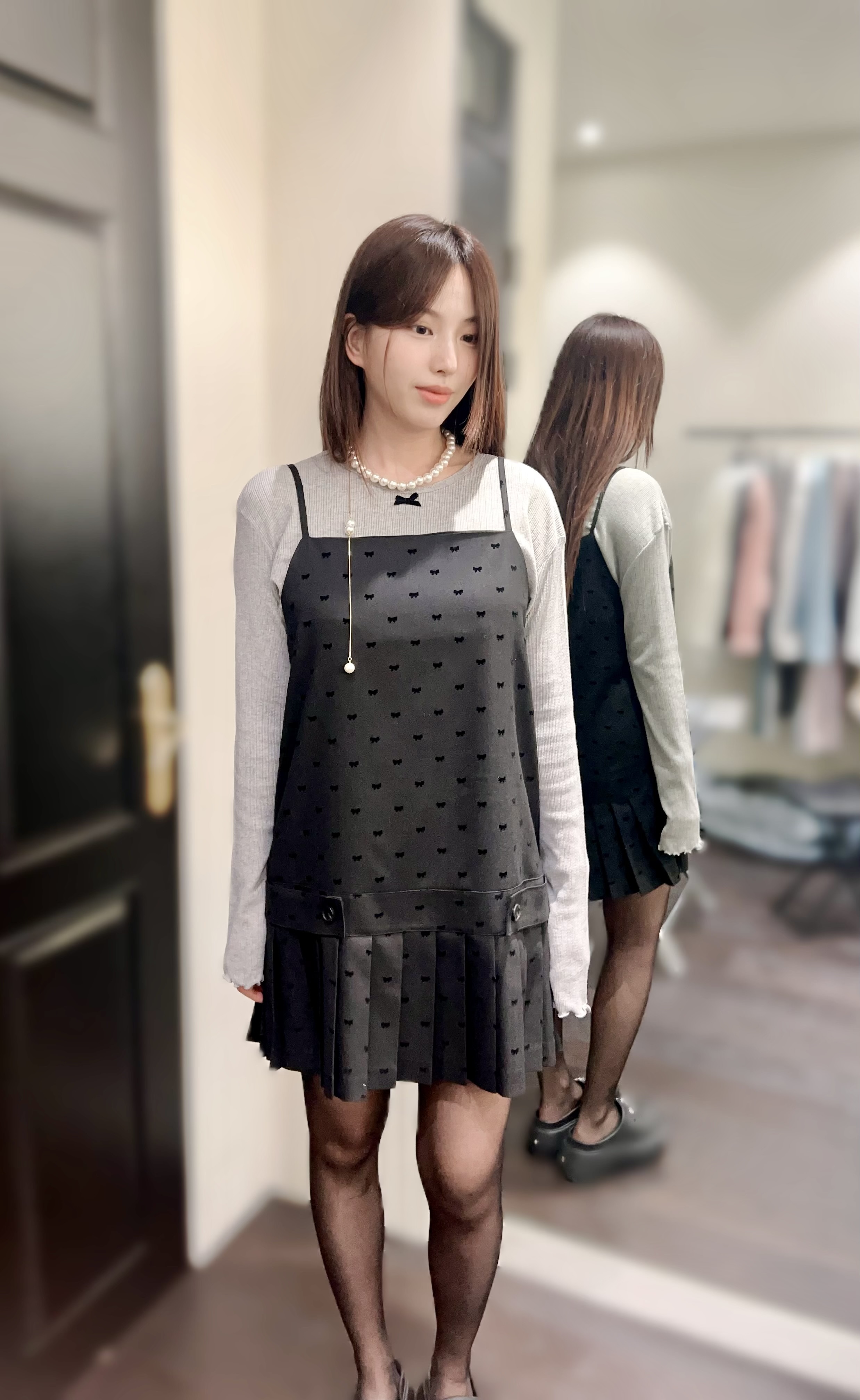 MM59   蝴蝶結連身裙  胸 39 腰42 Hip42 長33.5 $699 (一口價)