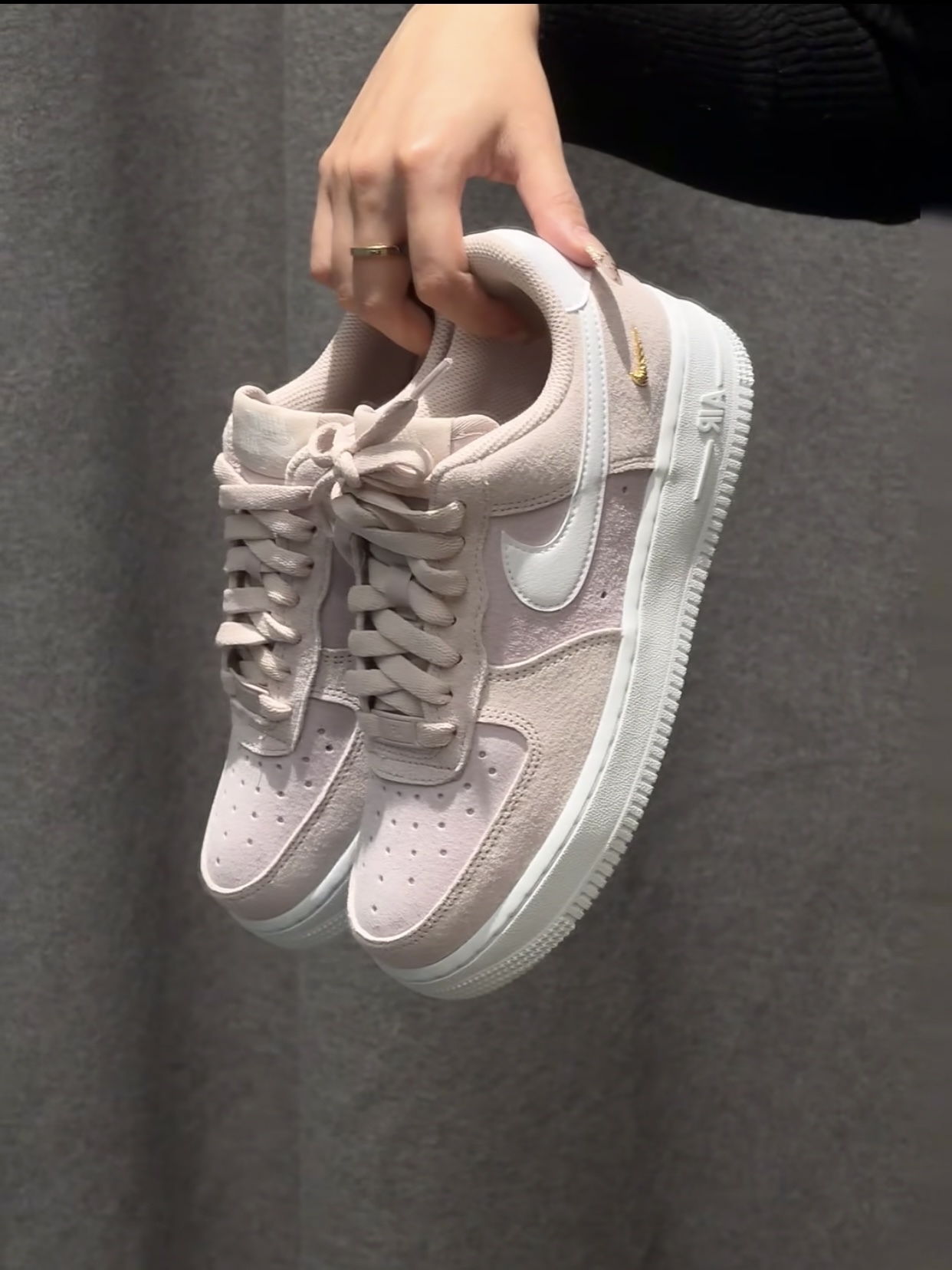 【預訂】NIKE AIR FORCE 1  小金剔麂皮淡紫羅蘭粉-WOMEN